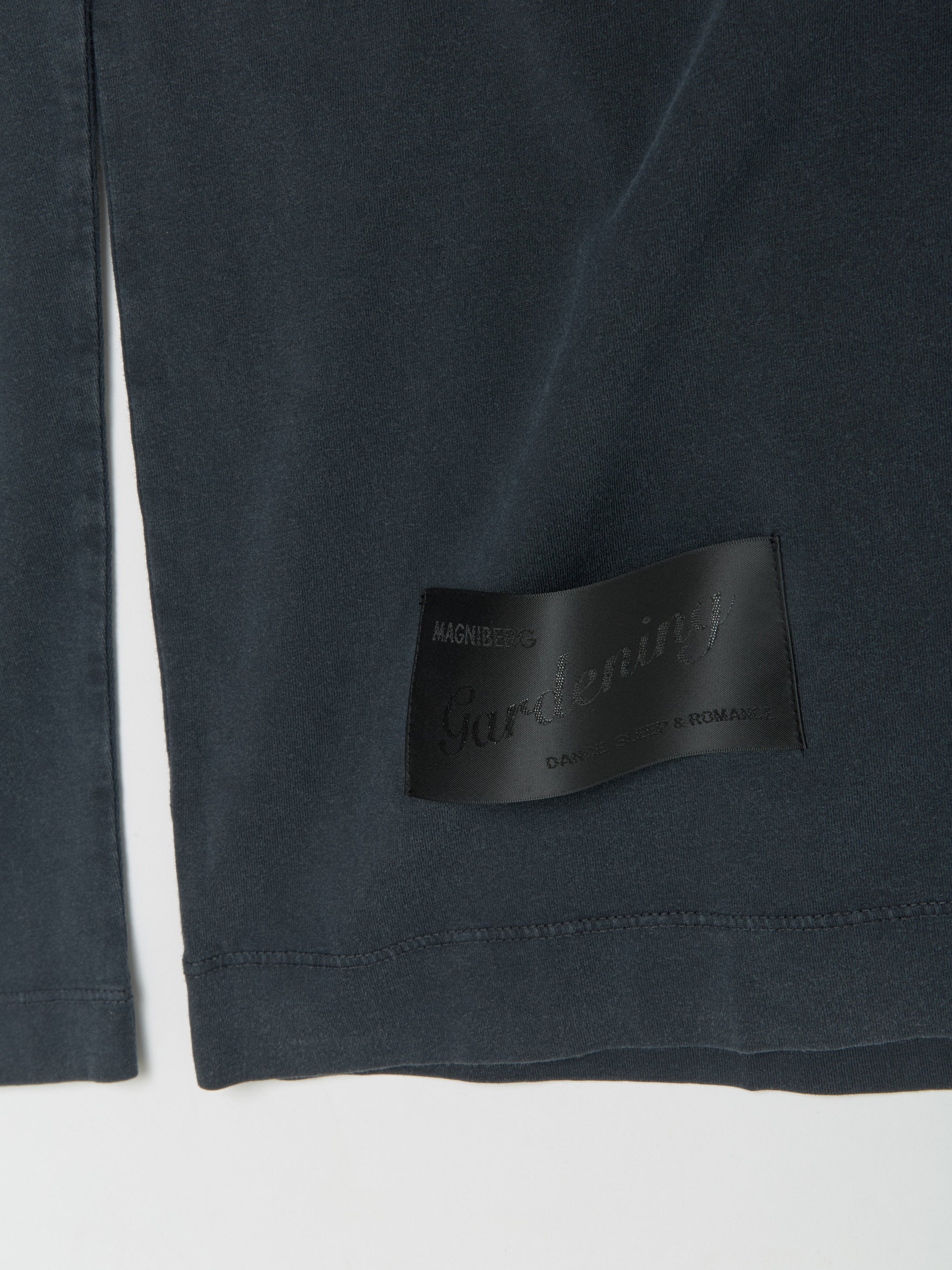 Full Long Sleeve T-Shirt in Washed Black