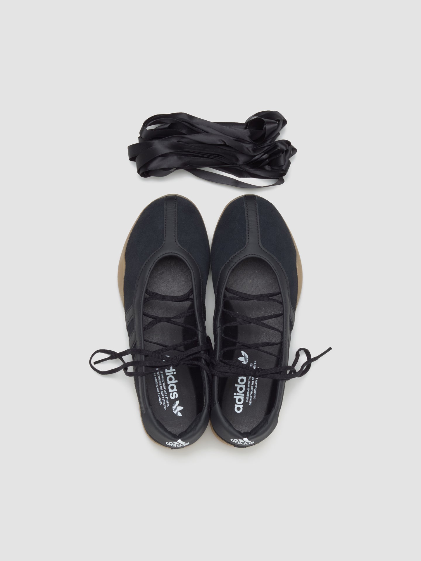 WMNS Taekwondo Mei Ballet Sneaker in Core Black & White