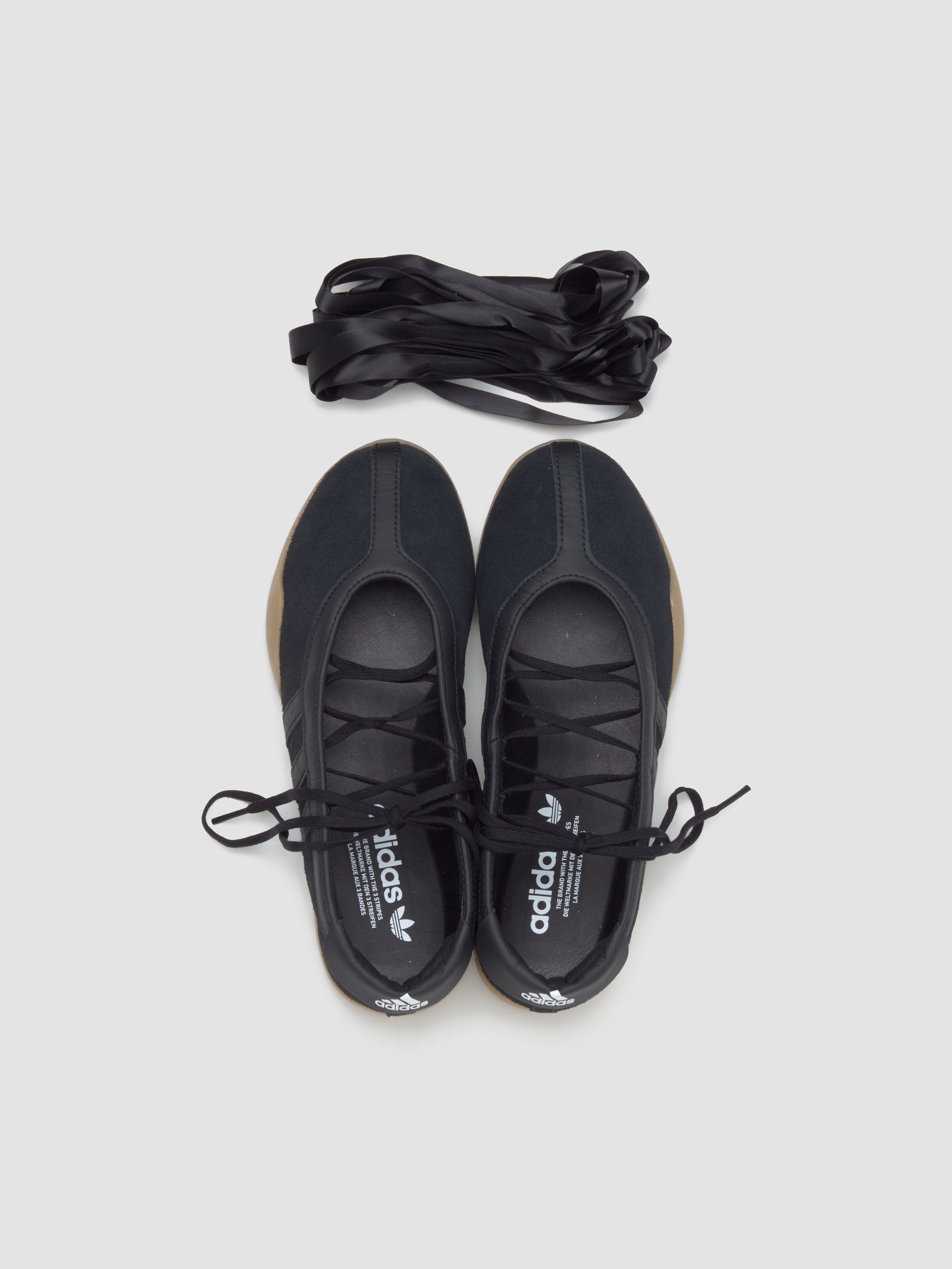 WMNS Taekwondo Mei Ballet Sneaker in Core Black & White
