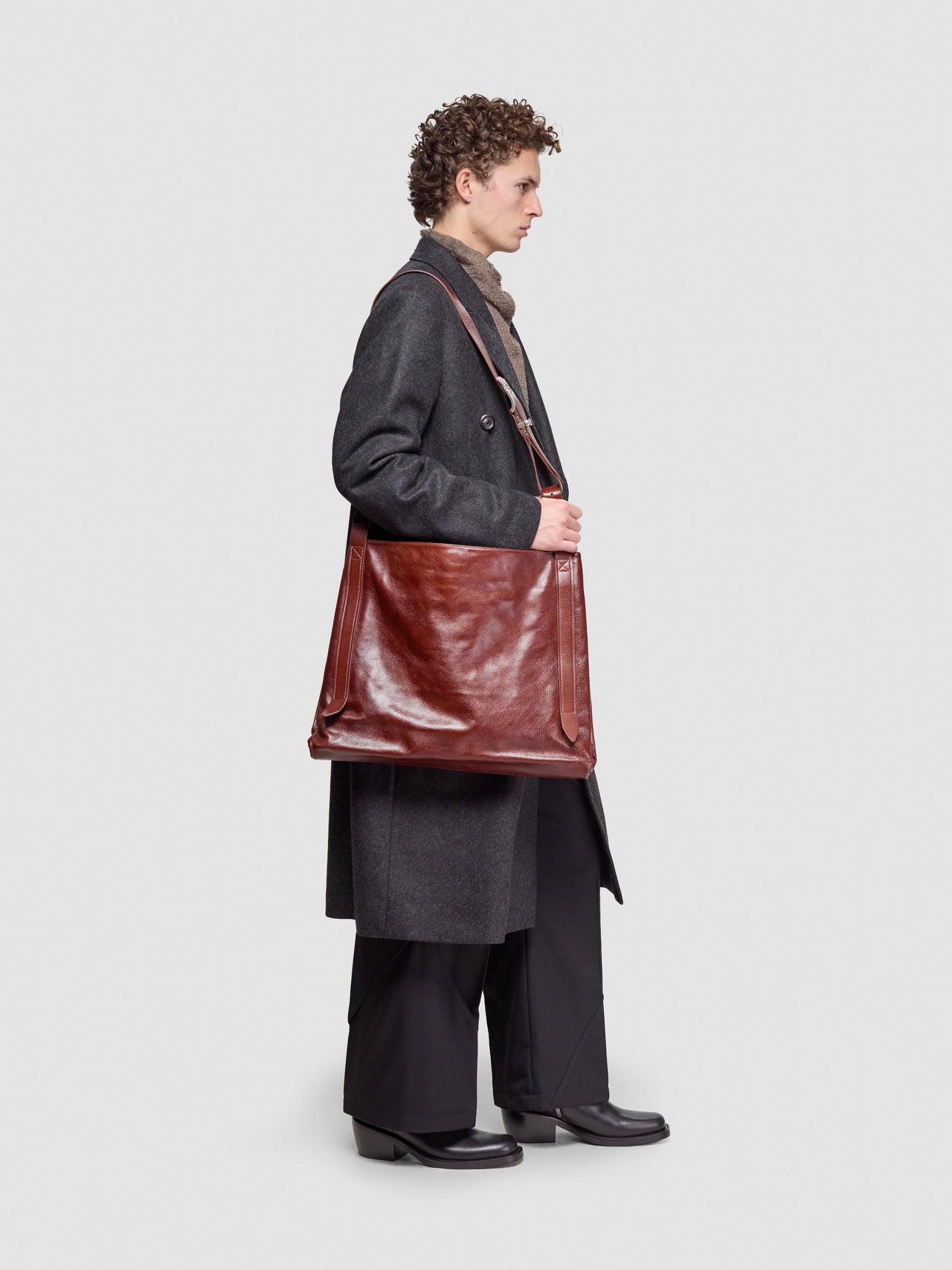 Crown Buckle Tote Bag in Wine Red