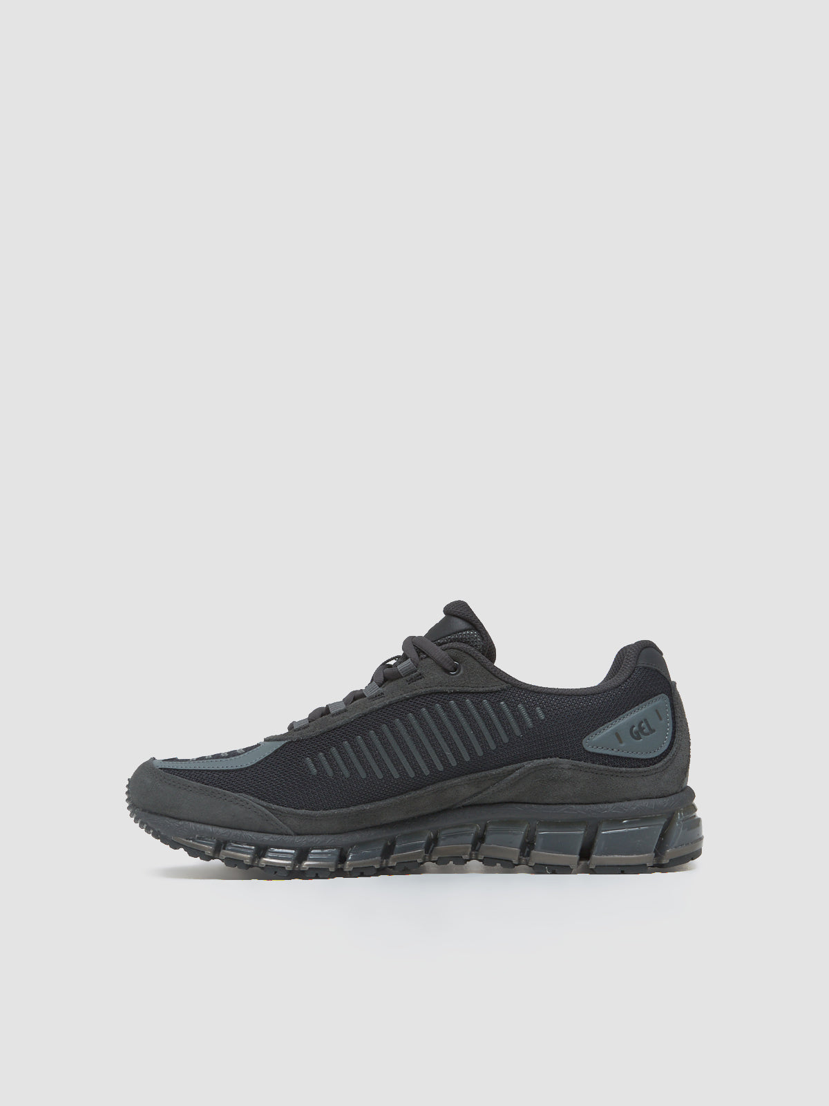 GEL-QUANTUM 360 I AMP Sneaker in Black & Graphite Grey
