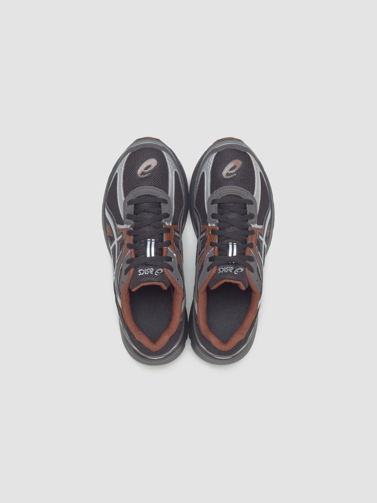 JOG 100S Sneaker in Black & Pure Silver