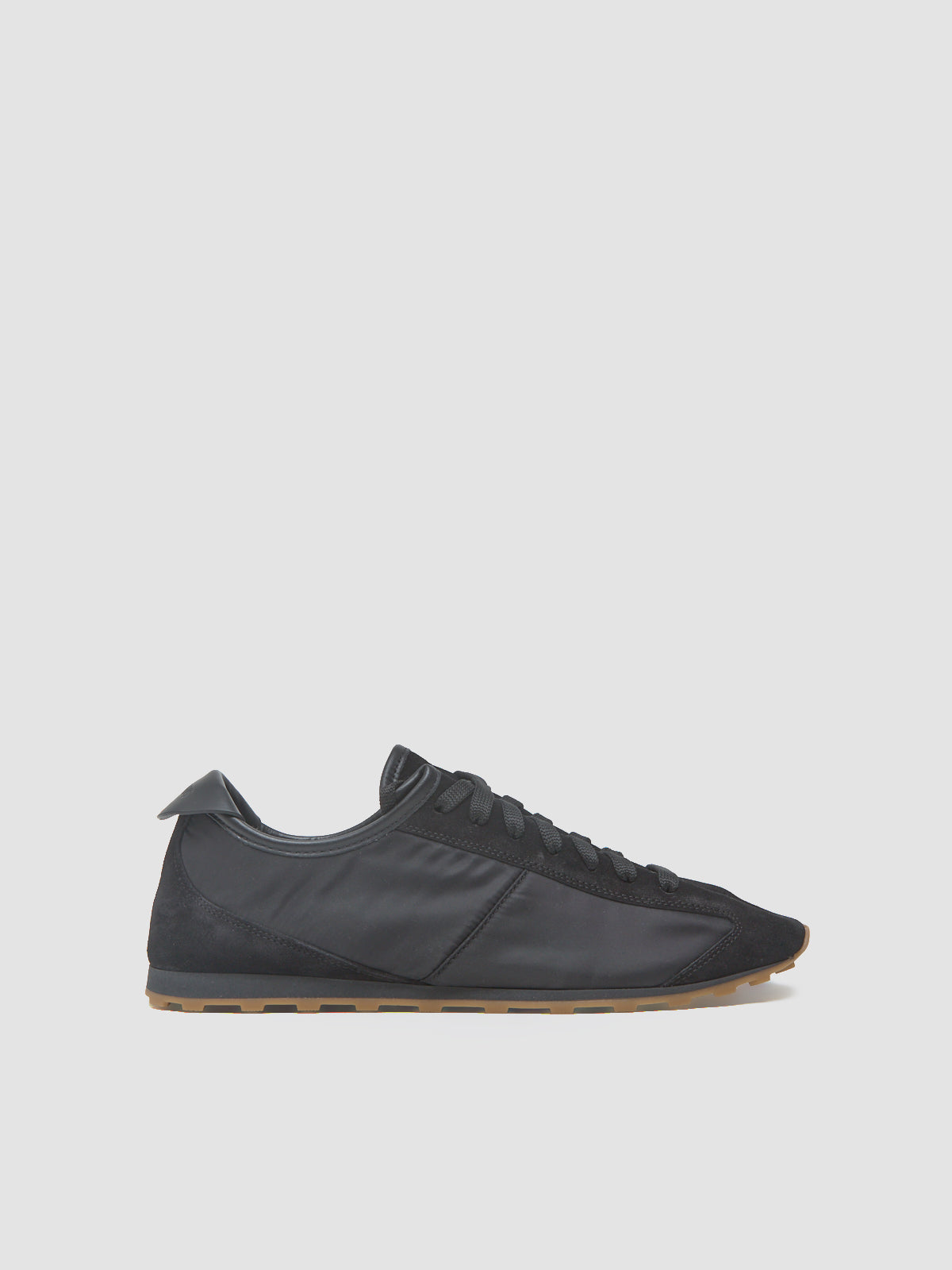 Les Tennis Sneaker in Black