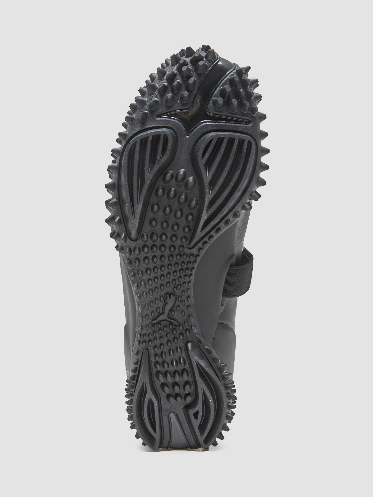 WMNS Mostro Fey Studs Sneaker in Black & Silver