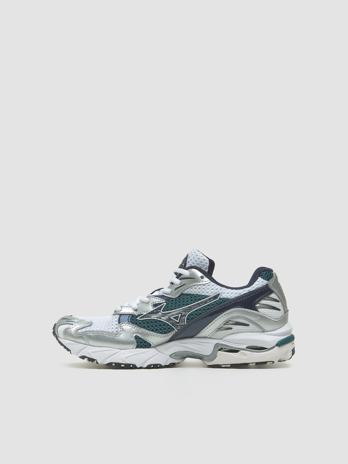 Wave Rider 10 Sneaker in White & Baritone Blue