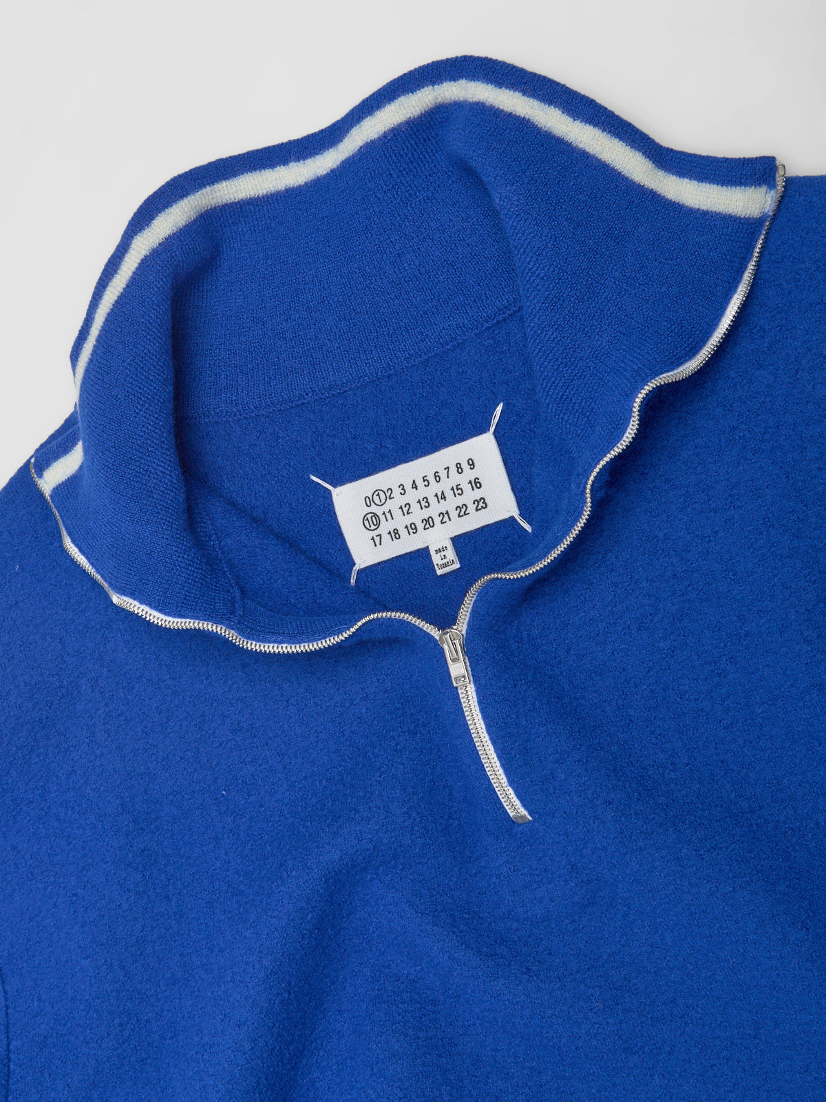 Crewneck Sweatshirt in Bright Blue & Off-White