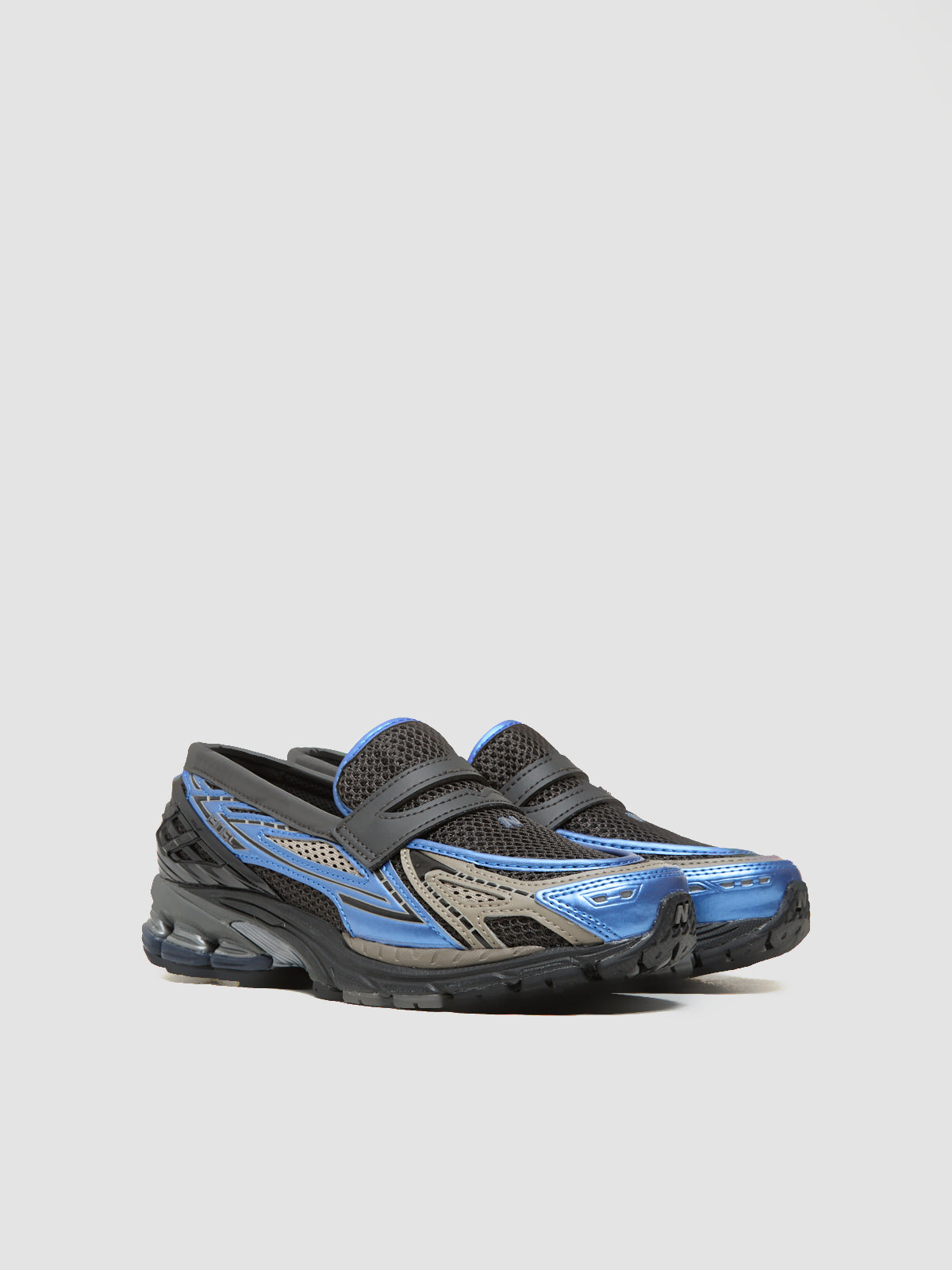 U1906 Loafers in Black Cement & Blue Gemstone