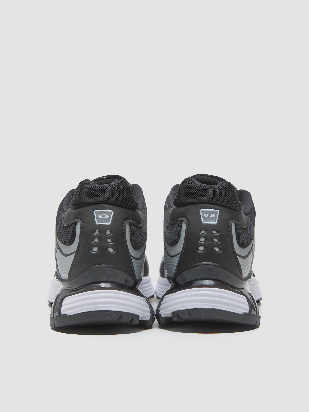 XT-WHISPER Sneaker in Black & Silver