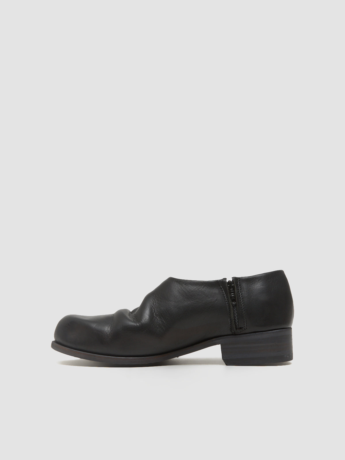 Bubble Toe Zip-On Shoes in Black