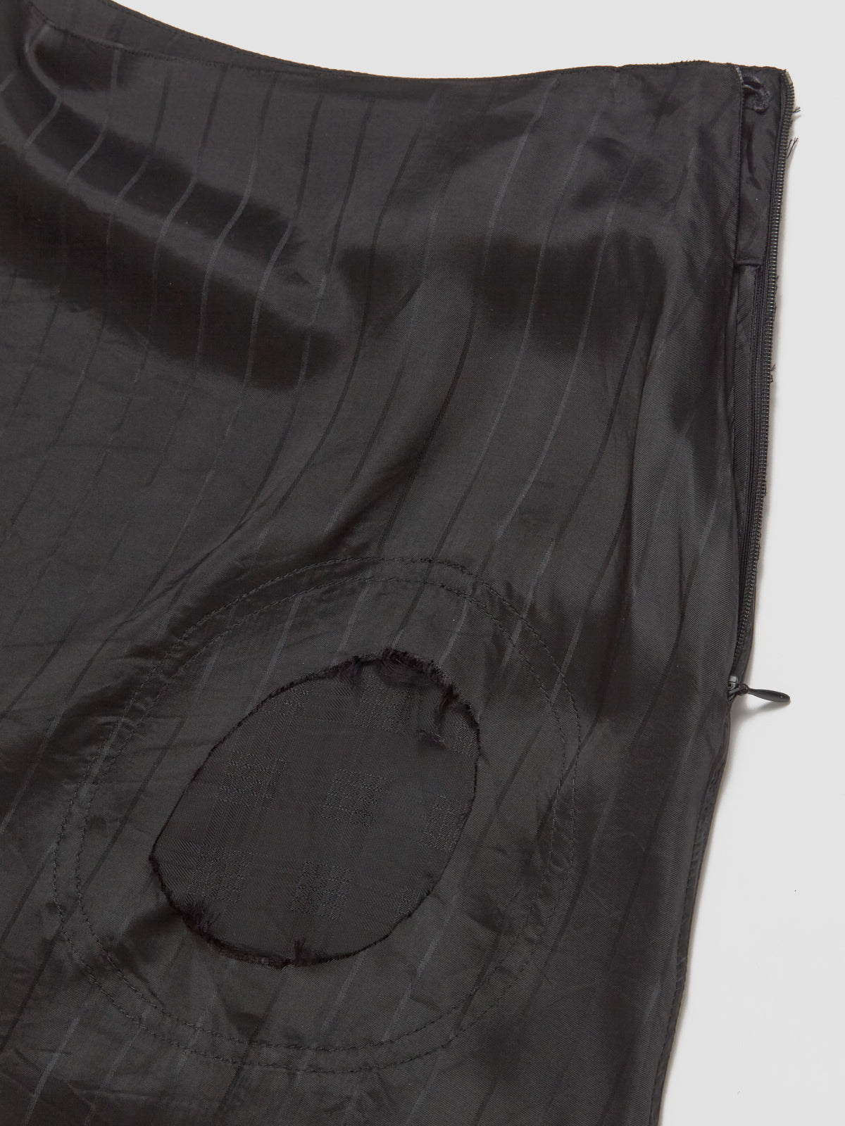 Side-View Skirt in Black