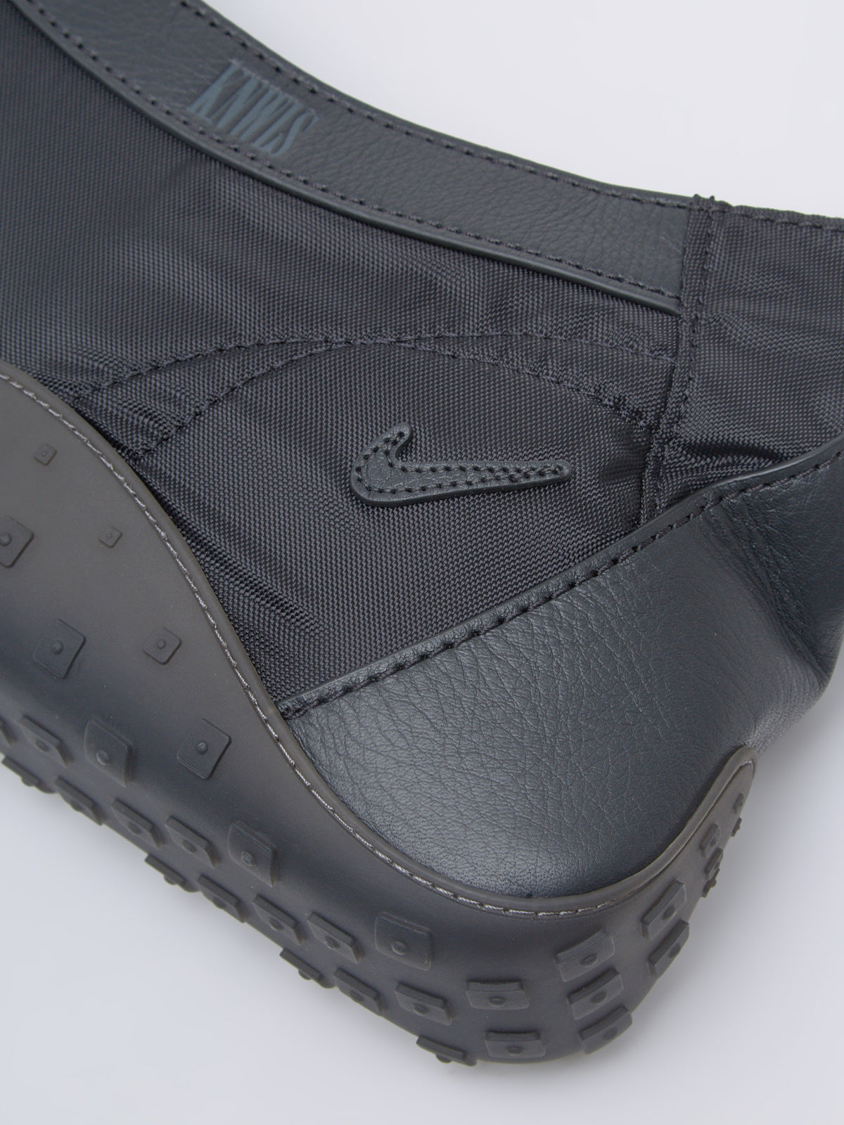 x KNWLS Razr Run Bag in Black