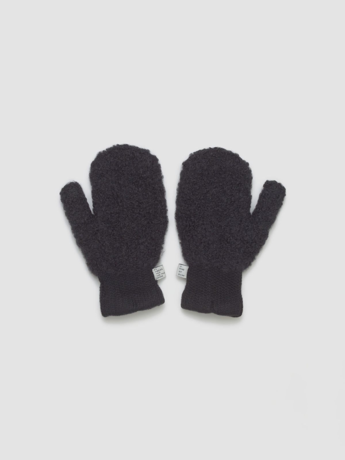 Matad Mittens in Black Boucle