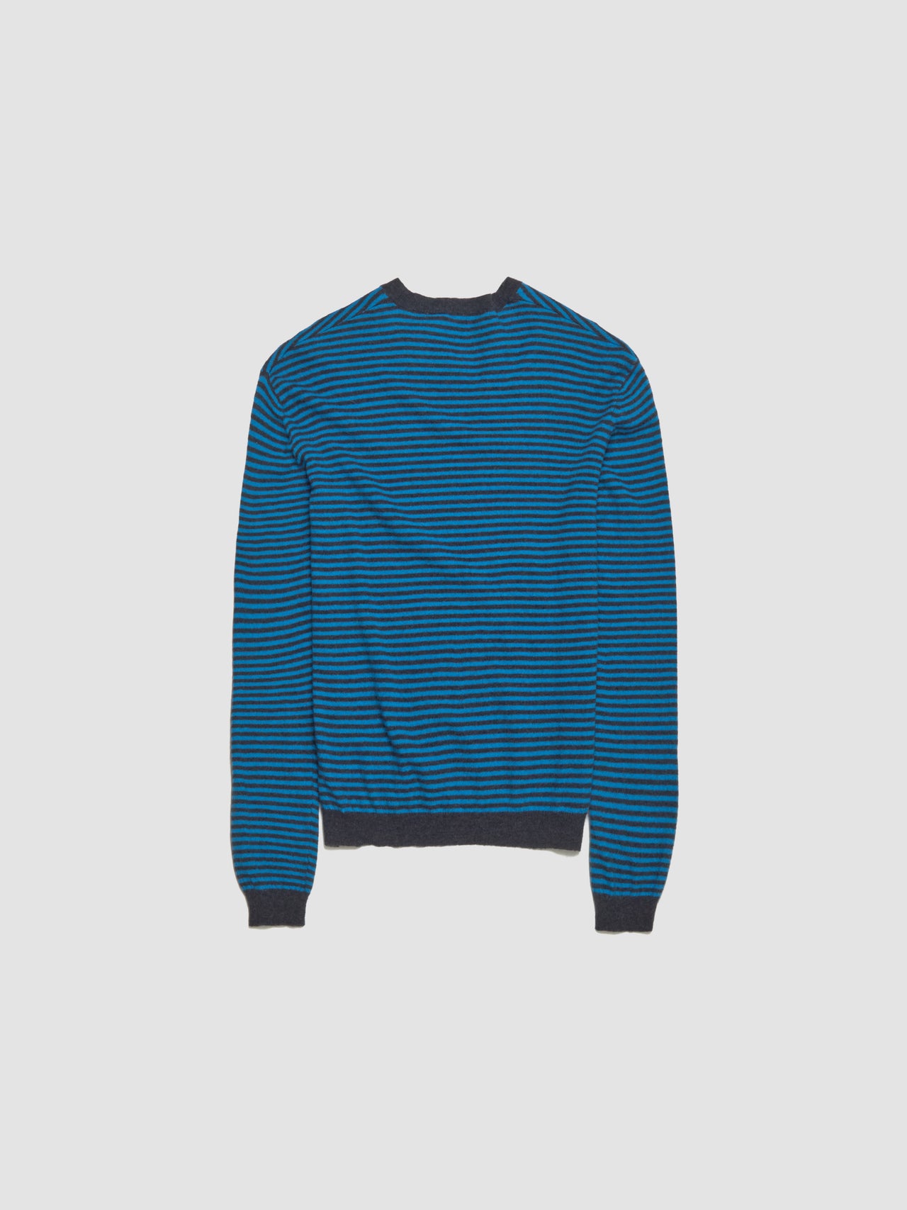 Leo V-Neck Sweater in Blue