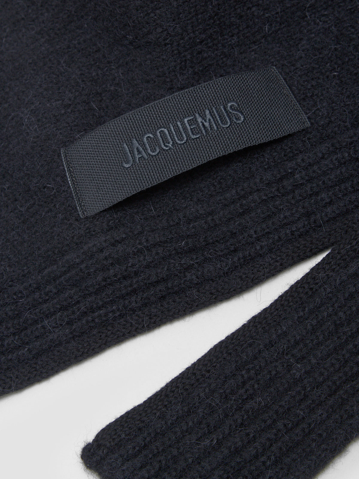 Le Chale Gros Grain in Black