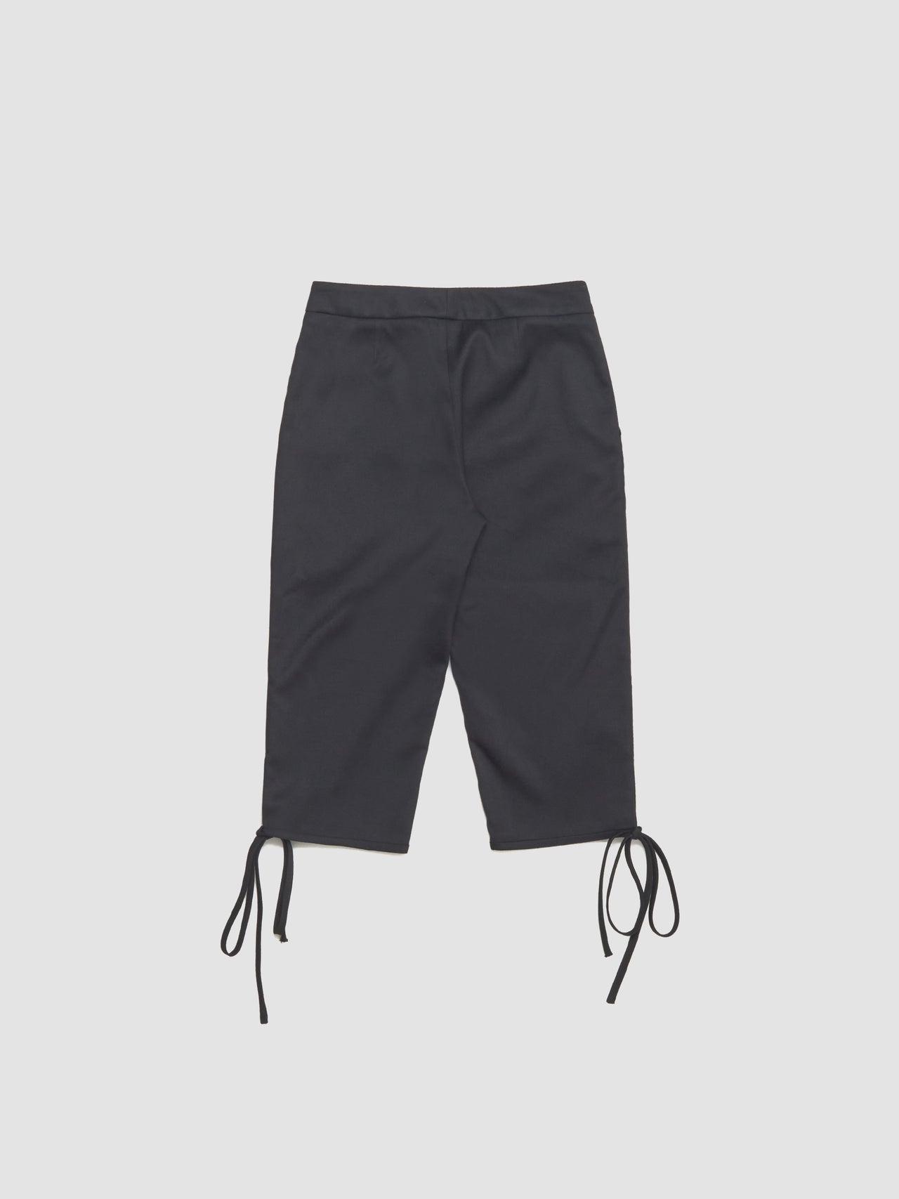 Ira Capri Pants in Black