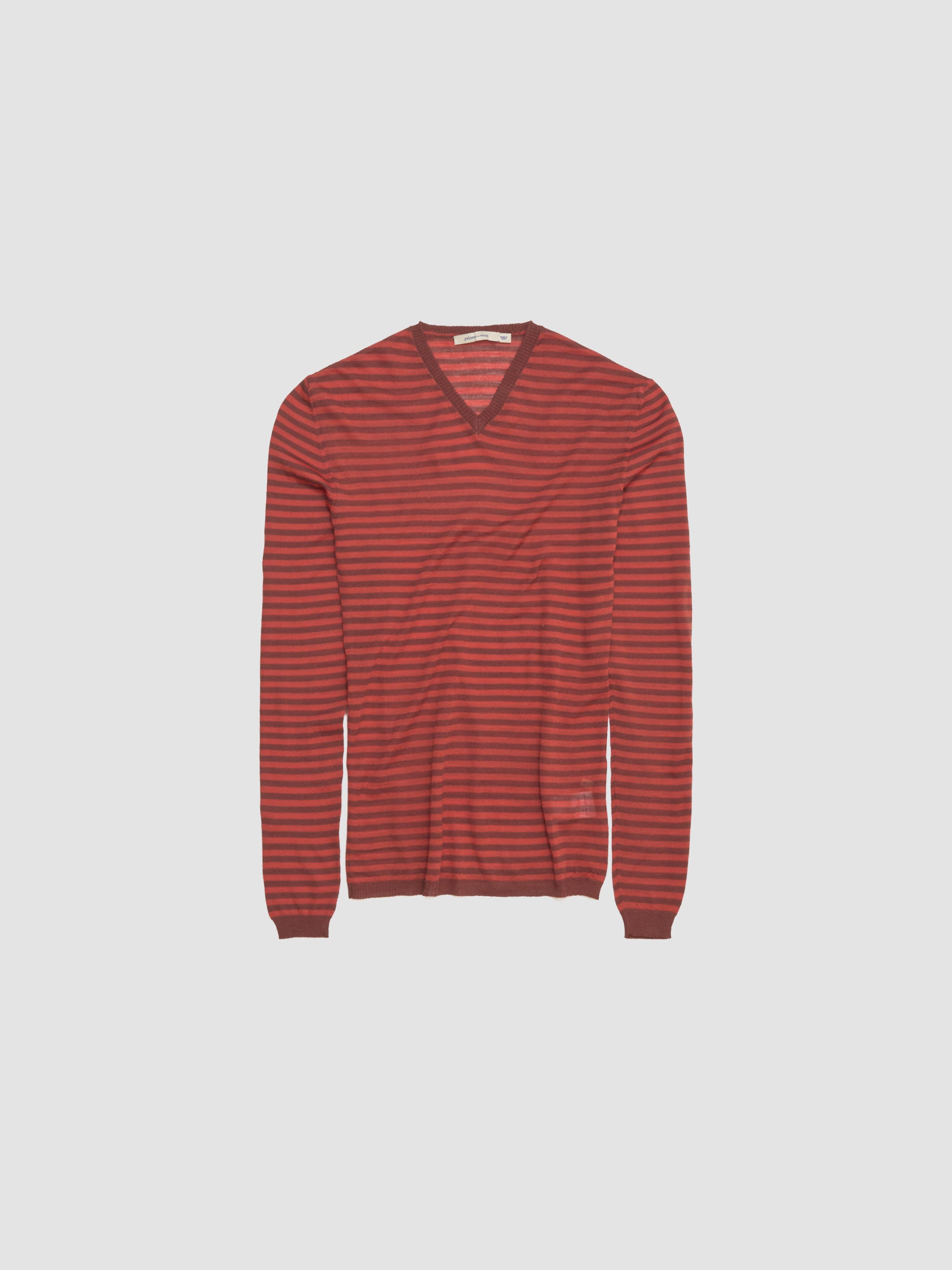 Iglú V-Neck Sweater in Red