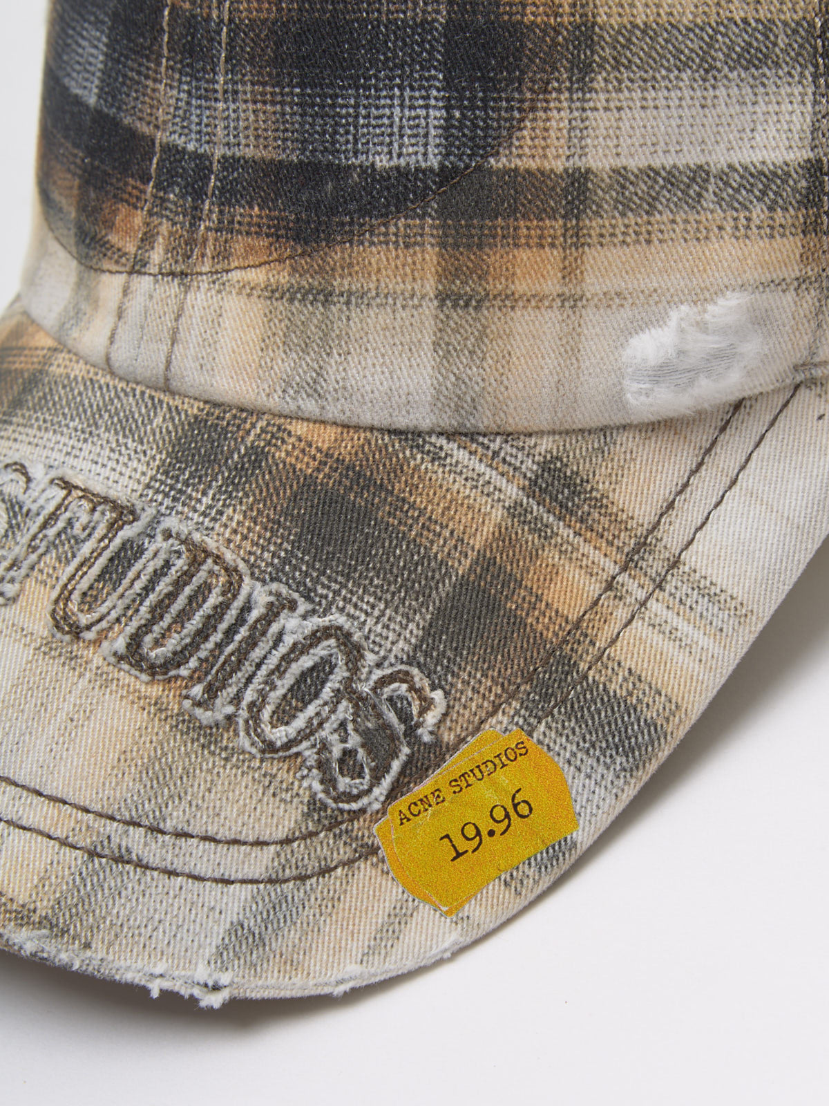 Used-Look Cap in White & Black