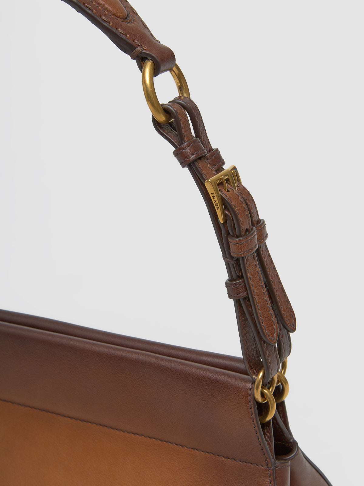 Enchaîné Medium Leather Bag in Cognac