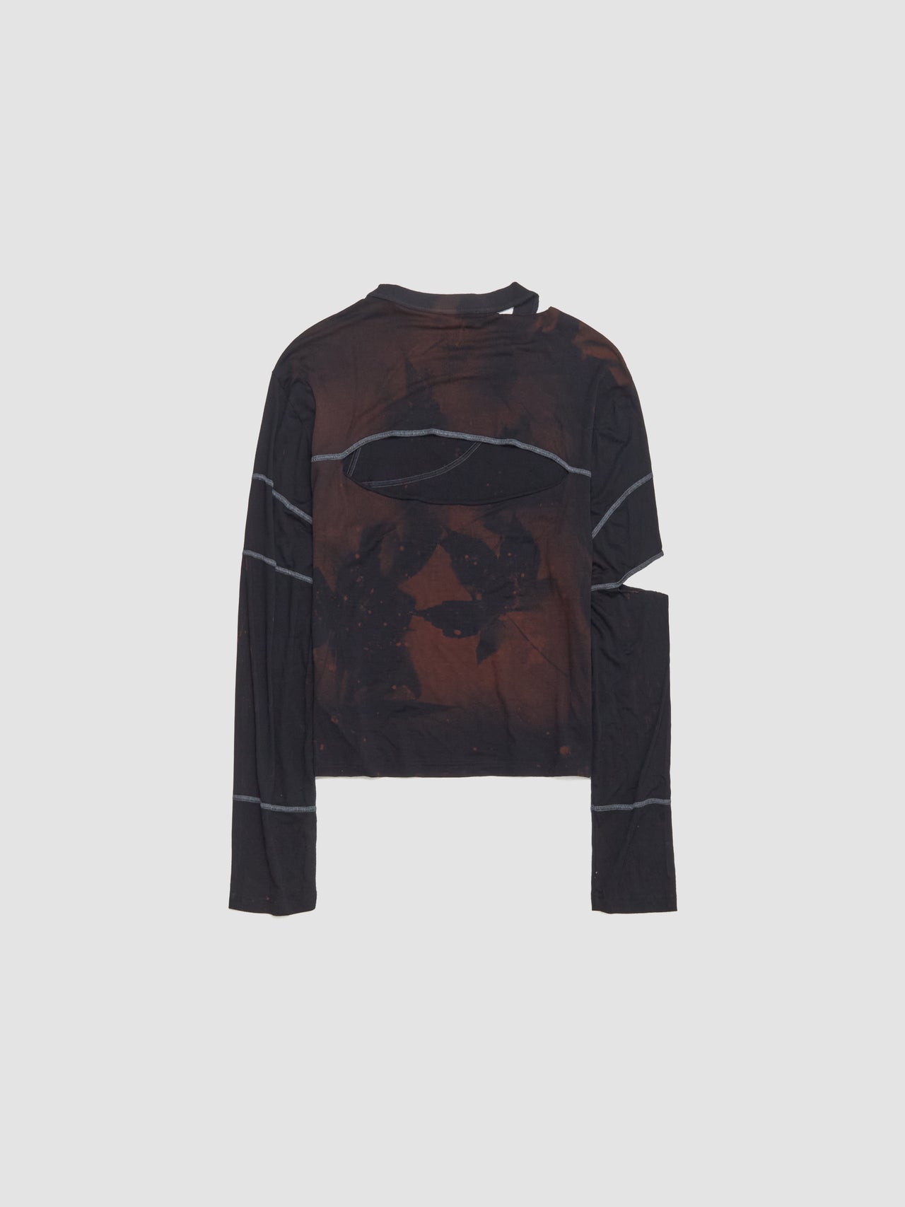 x VOO Hasenheide Cut Out Longsleeve in Black