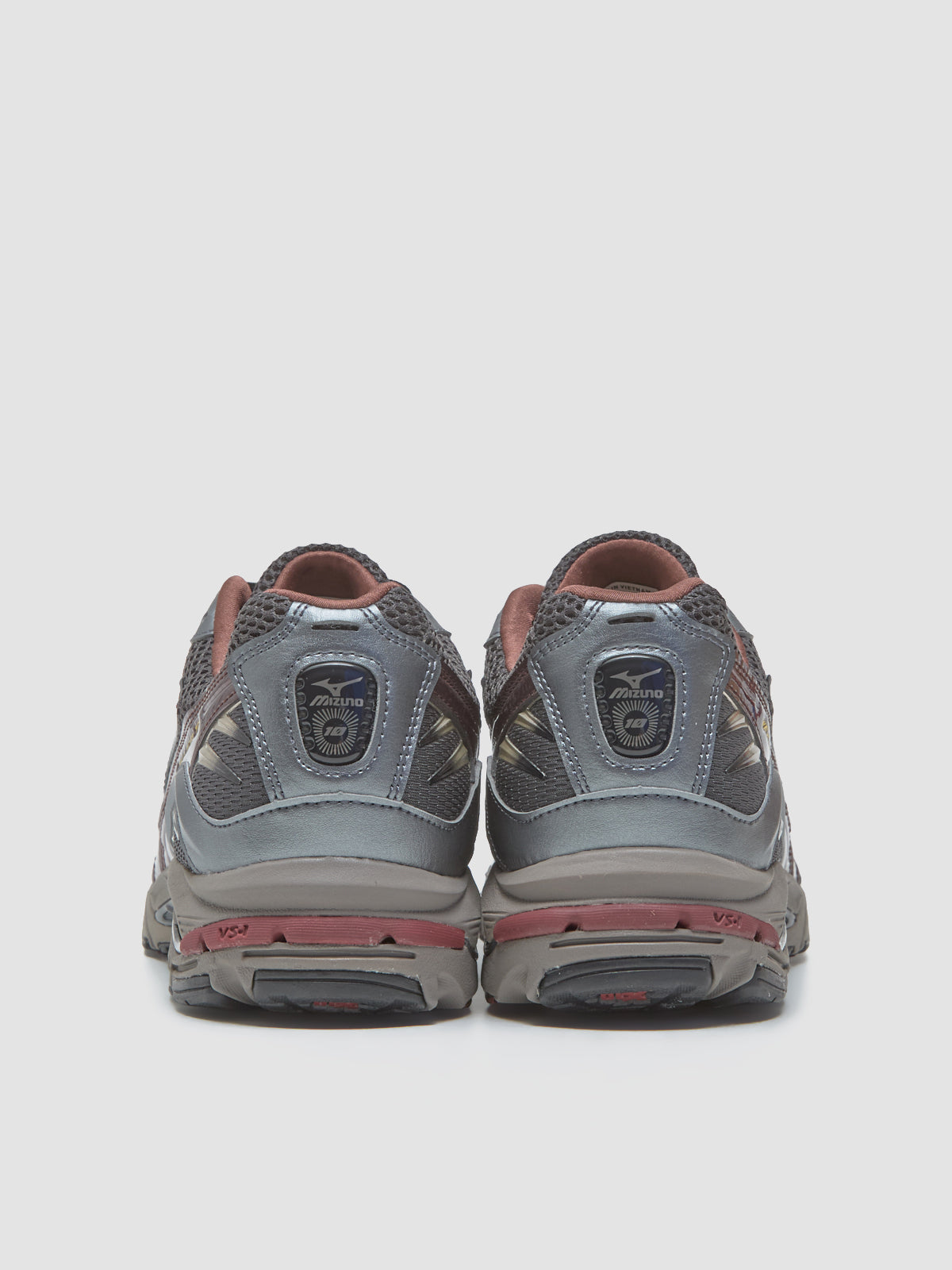 Wave Rider 10 Sneaker in Black Sand & Chicory Coffee