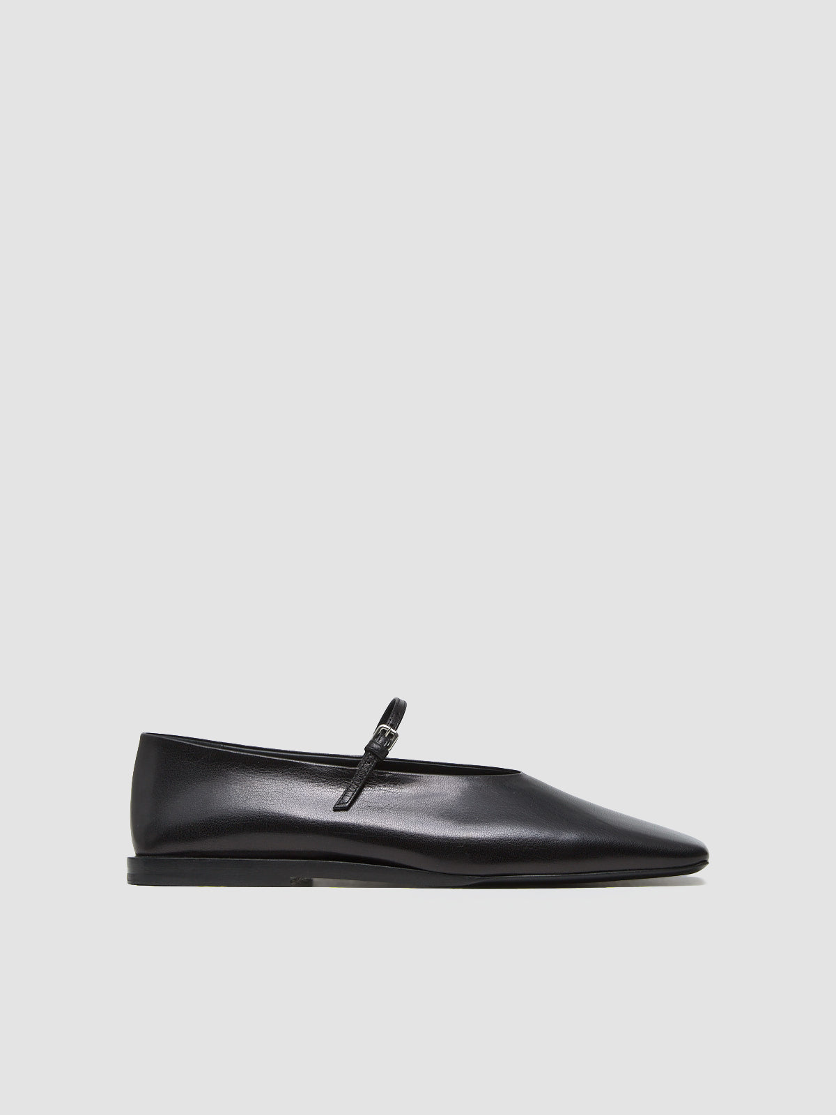 Shiny Leather Flat Shoes in Black