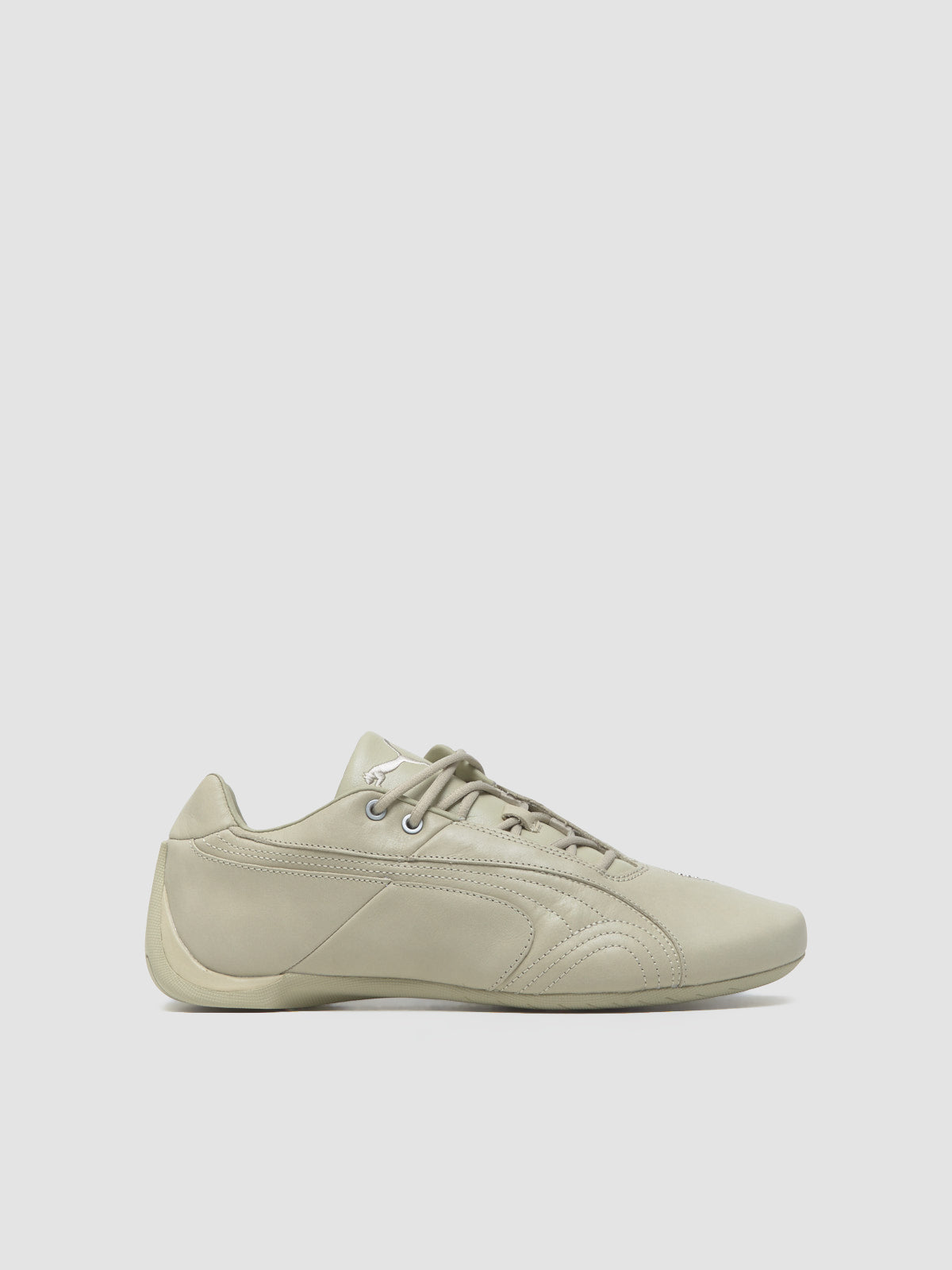 PUMA - Future Cat Studs Sneaker in Frosted Ivory & Silver - 405962