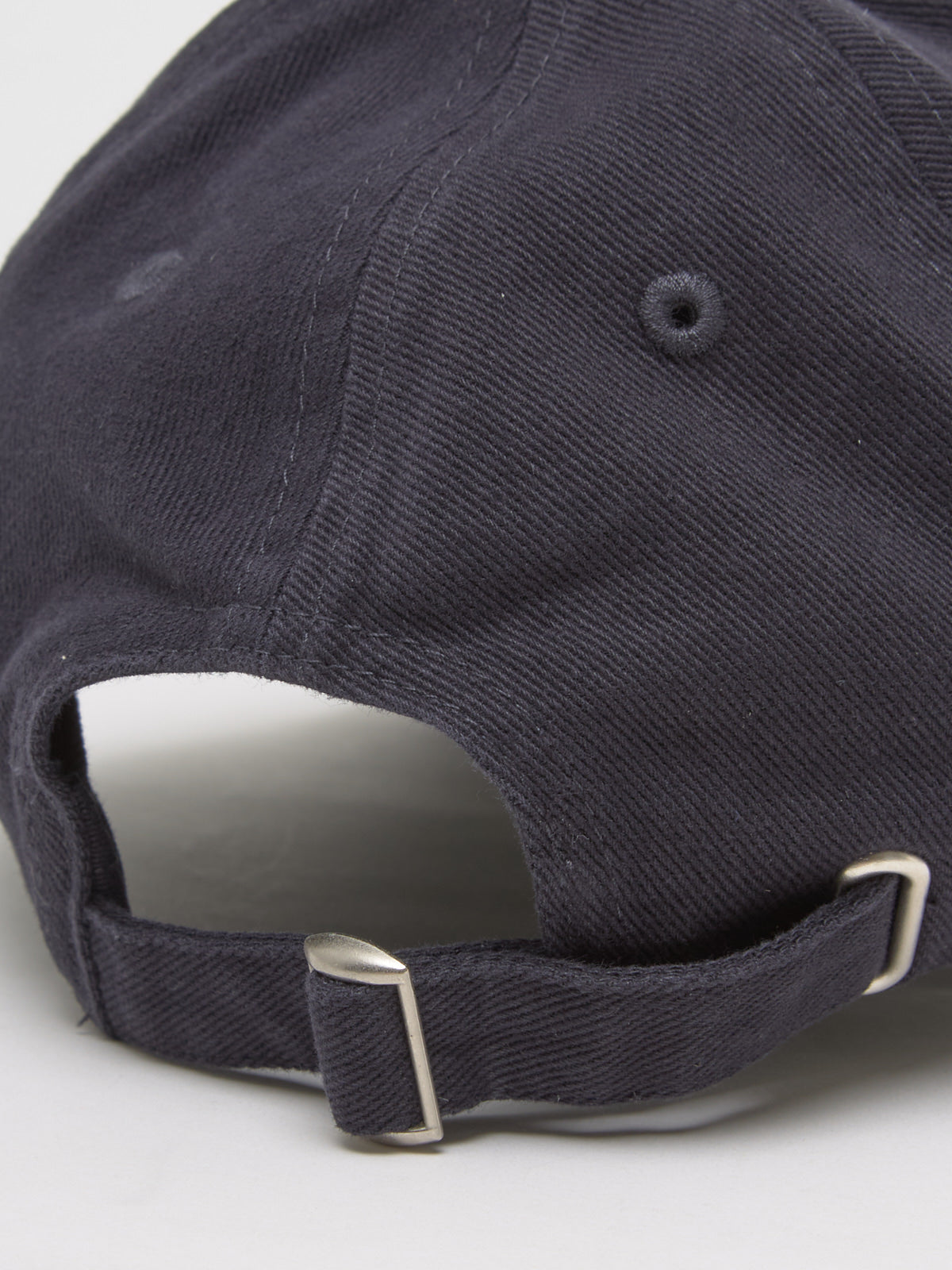 LP Crew Strapback in Navy