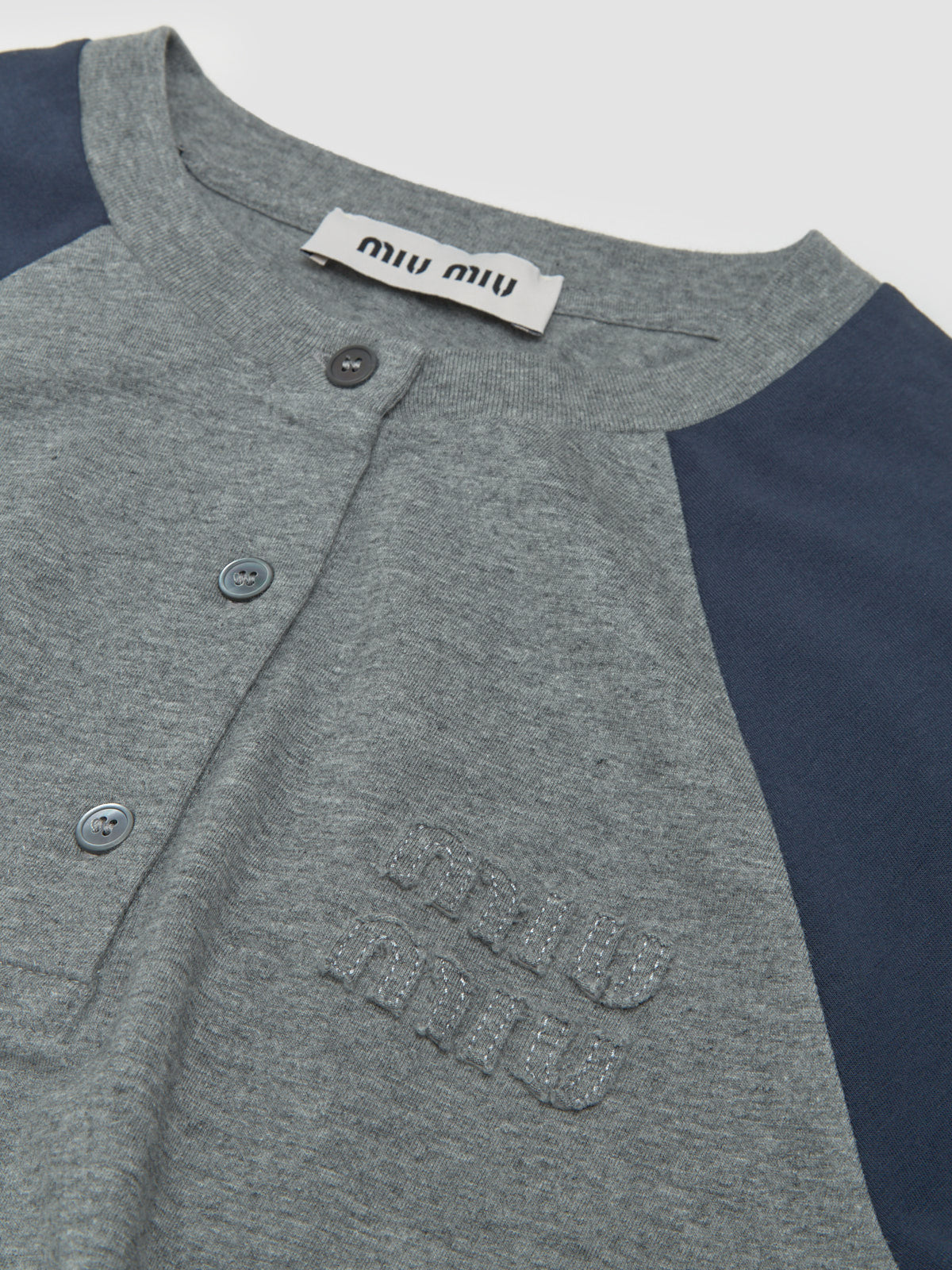 Jersey T-Shirt with Buttons in Grey & Blue