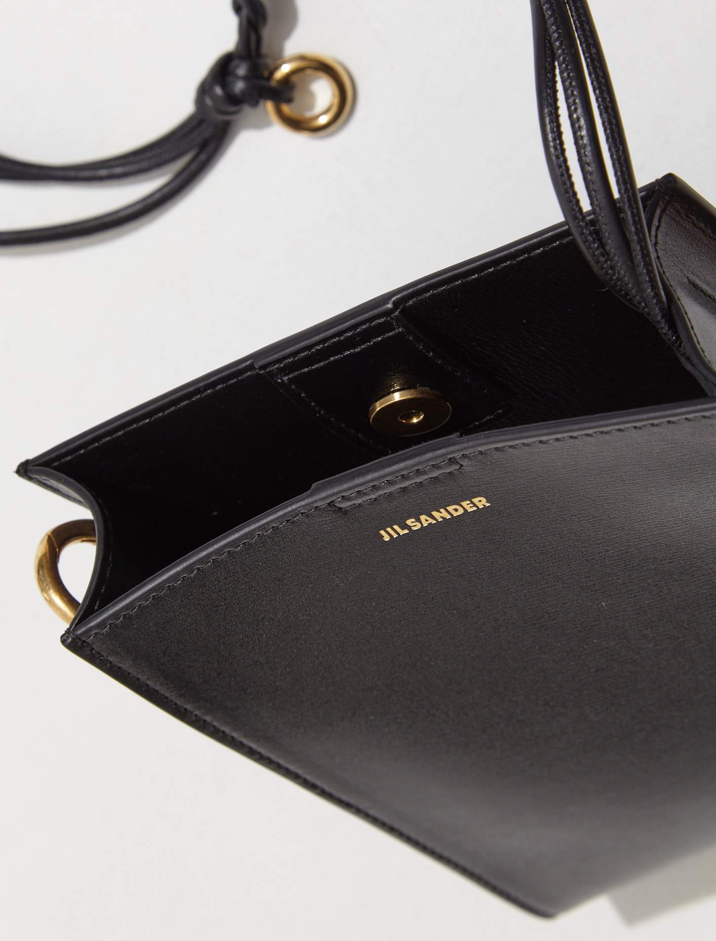 Tangle Crossbody Bag in Black