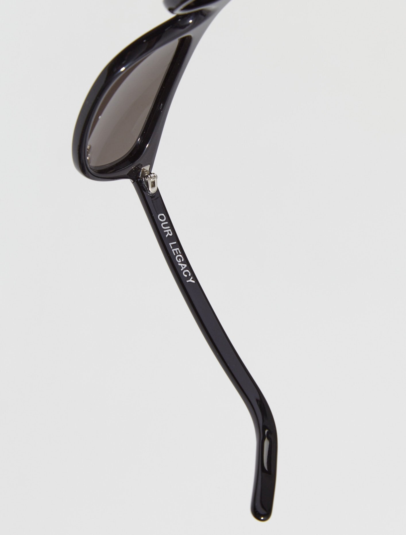 Shelter Sunglasses in Infinite Black