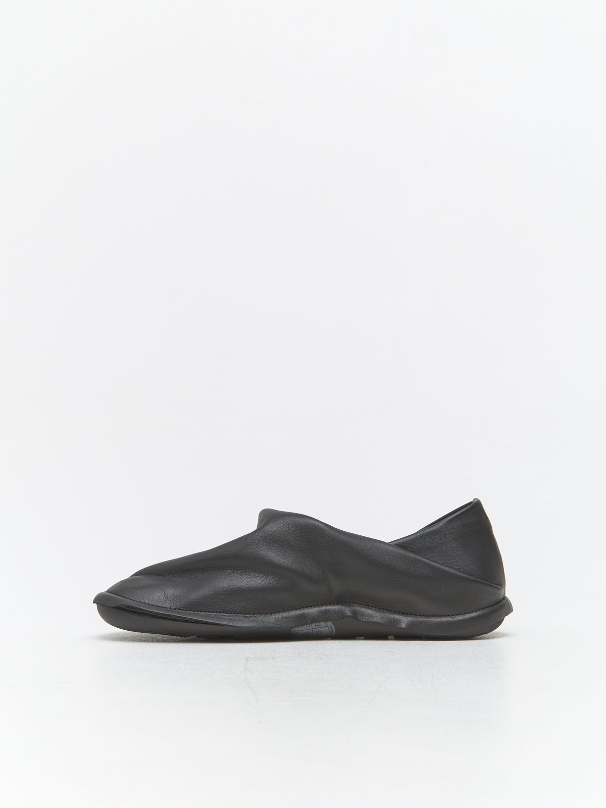 x Issey Miyake Men's Peu Form Shoes in Black