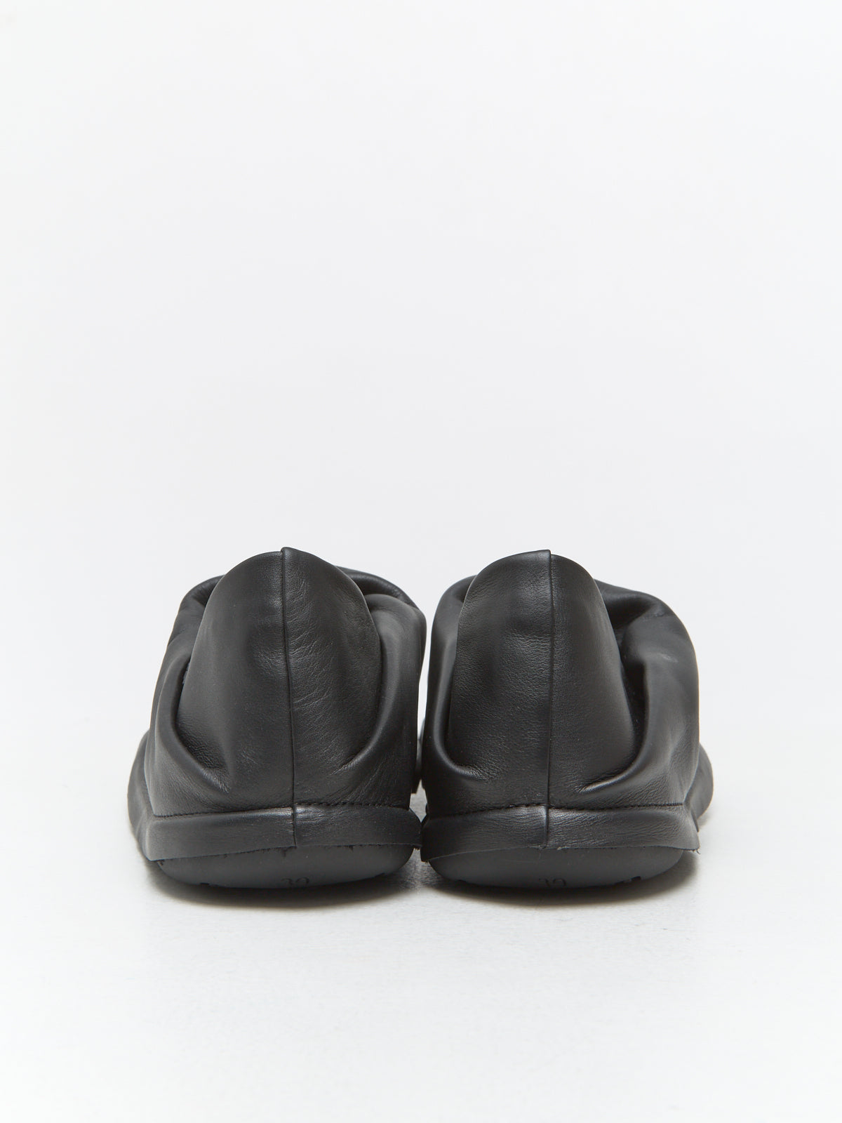x Issey Miyake Women's Peu Form Shoes in Black