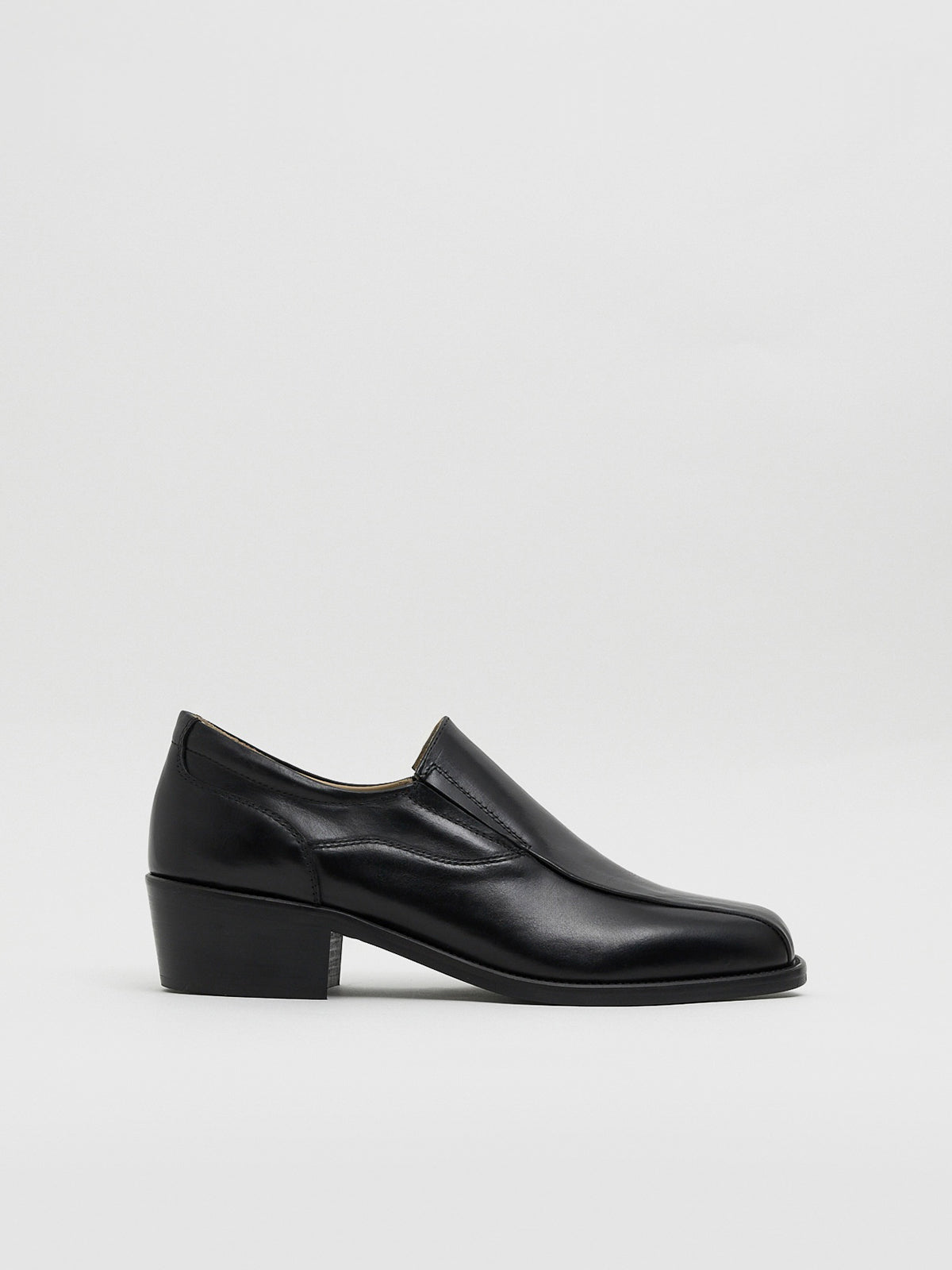 Pedal Pull-up Loafers in Black
