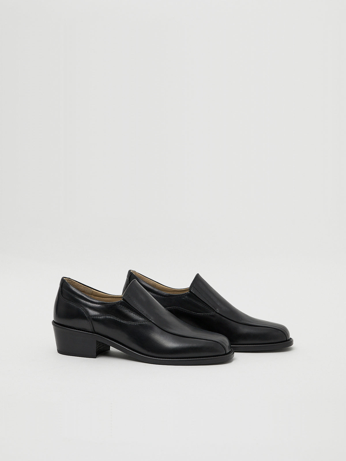 Pedal Pull-up Loafers in Black