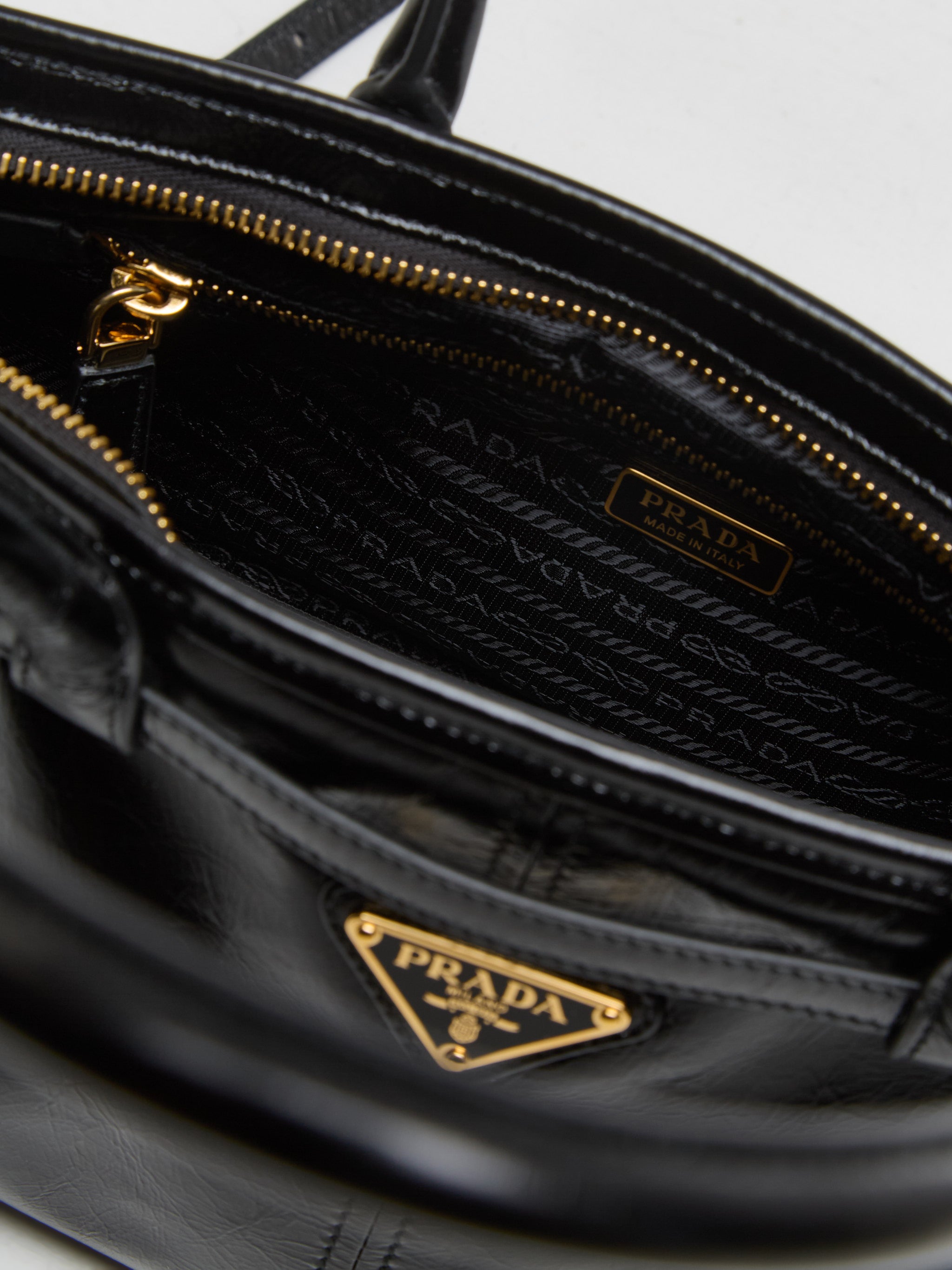 Bonnie Medium Leather Handbag in Black