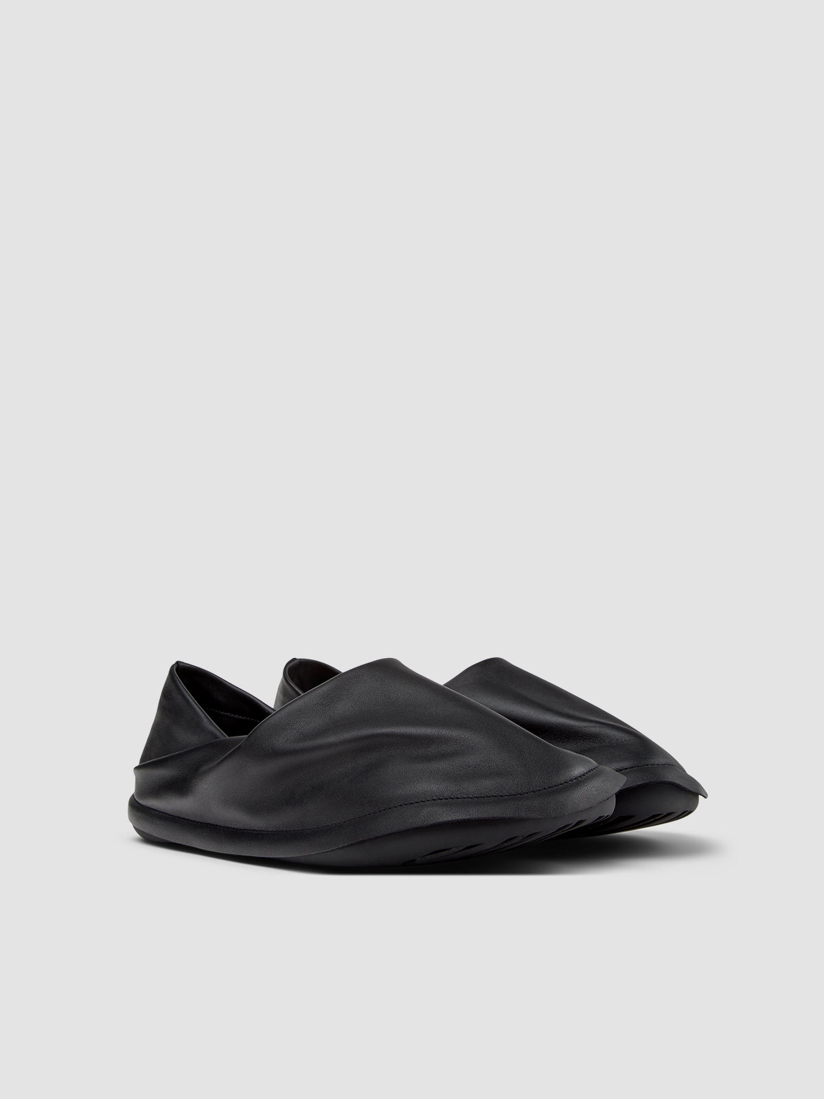 x Issey Miyake Men's Peu Form Shoes in Black