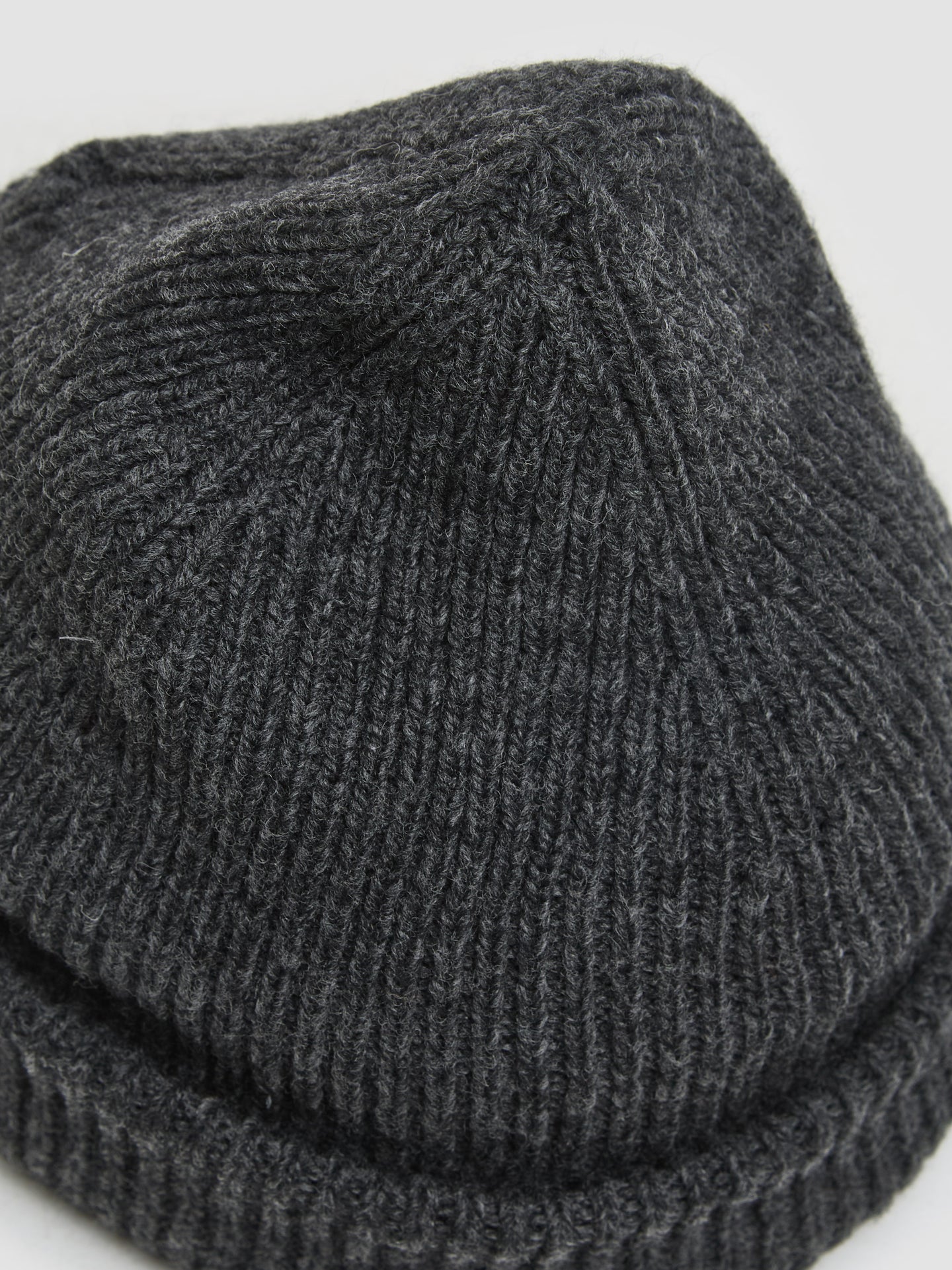 Knit Hat in Ash Melange Stately Wool