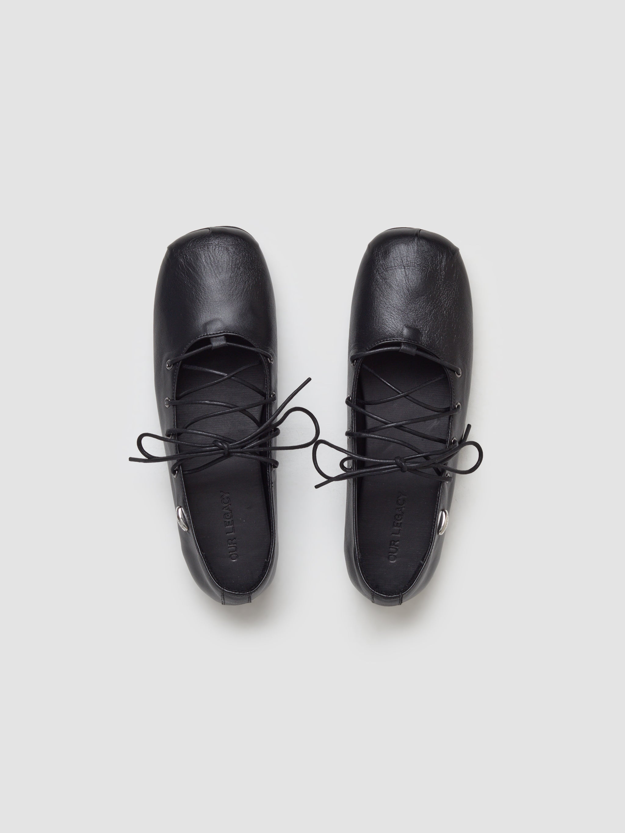 Laced Slip-In Ballerinas in Malleable Black Bull Hide