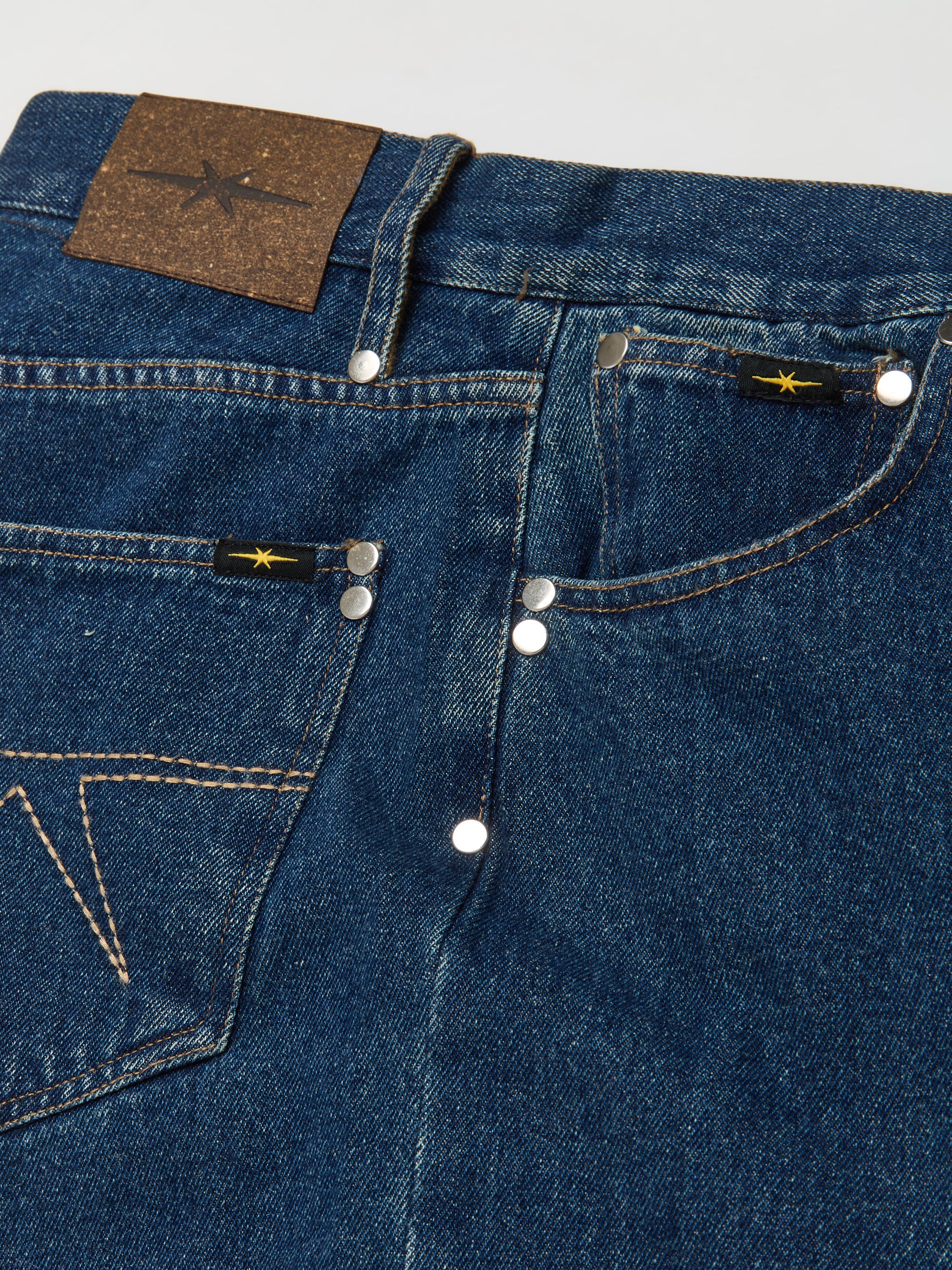 Stud Jeans in Mid-Vintage Wash