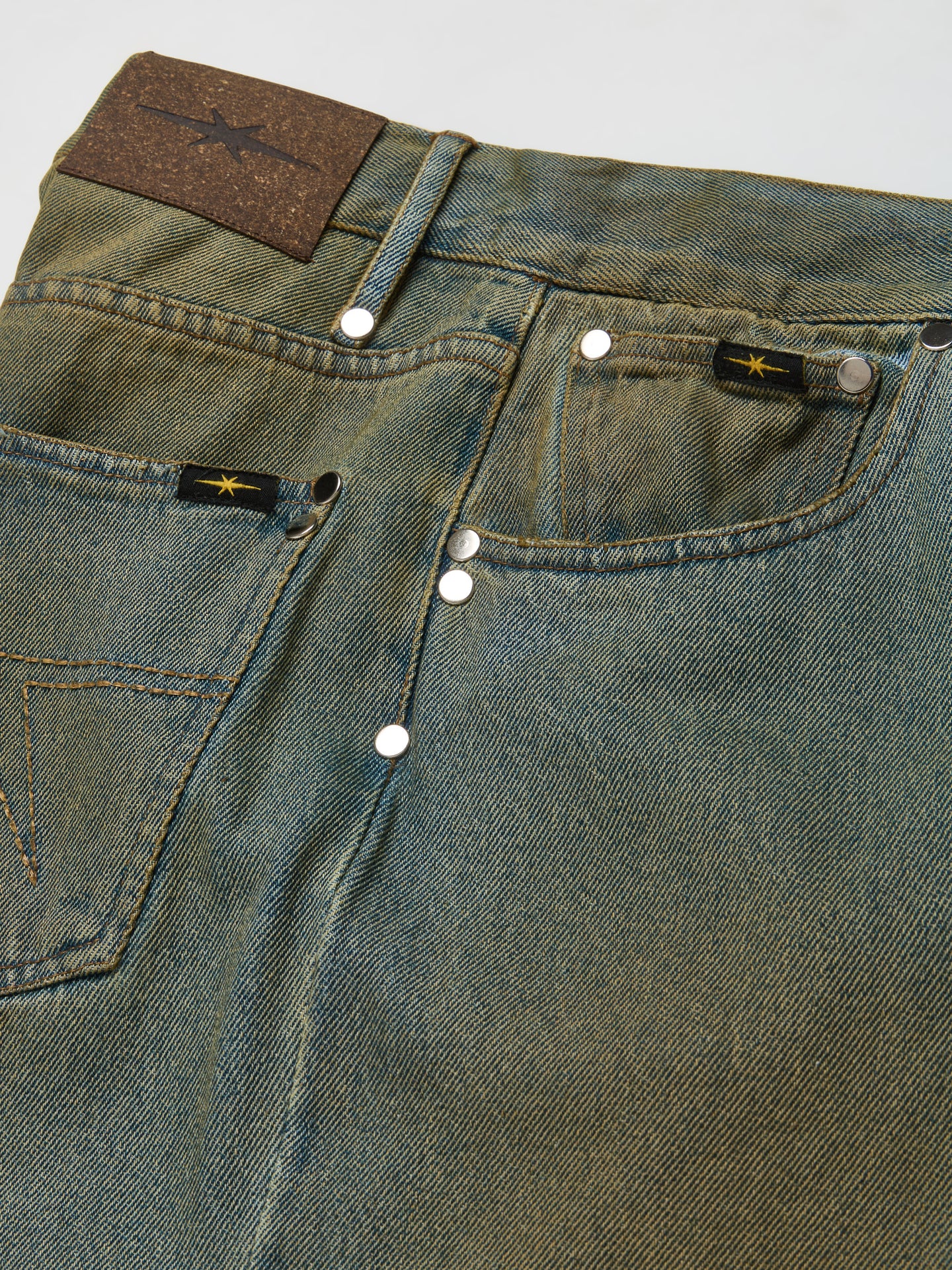 Stud Jeans in Grunge Wash