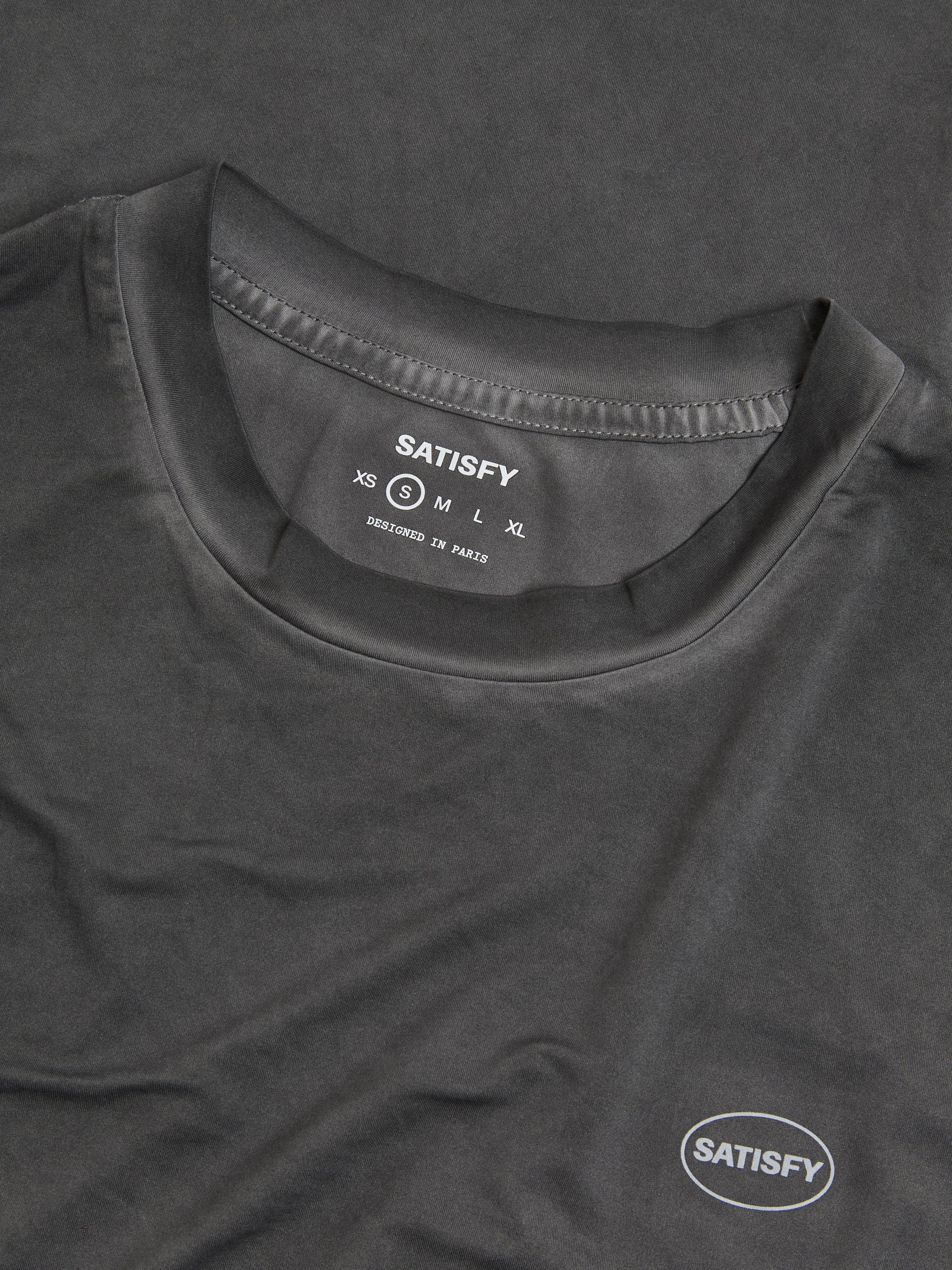 AuraLite Long Tee in Pigment Black