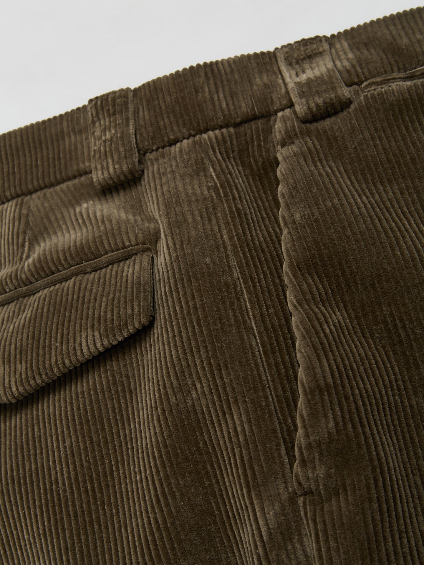 Corduroy Trousers in Castoro