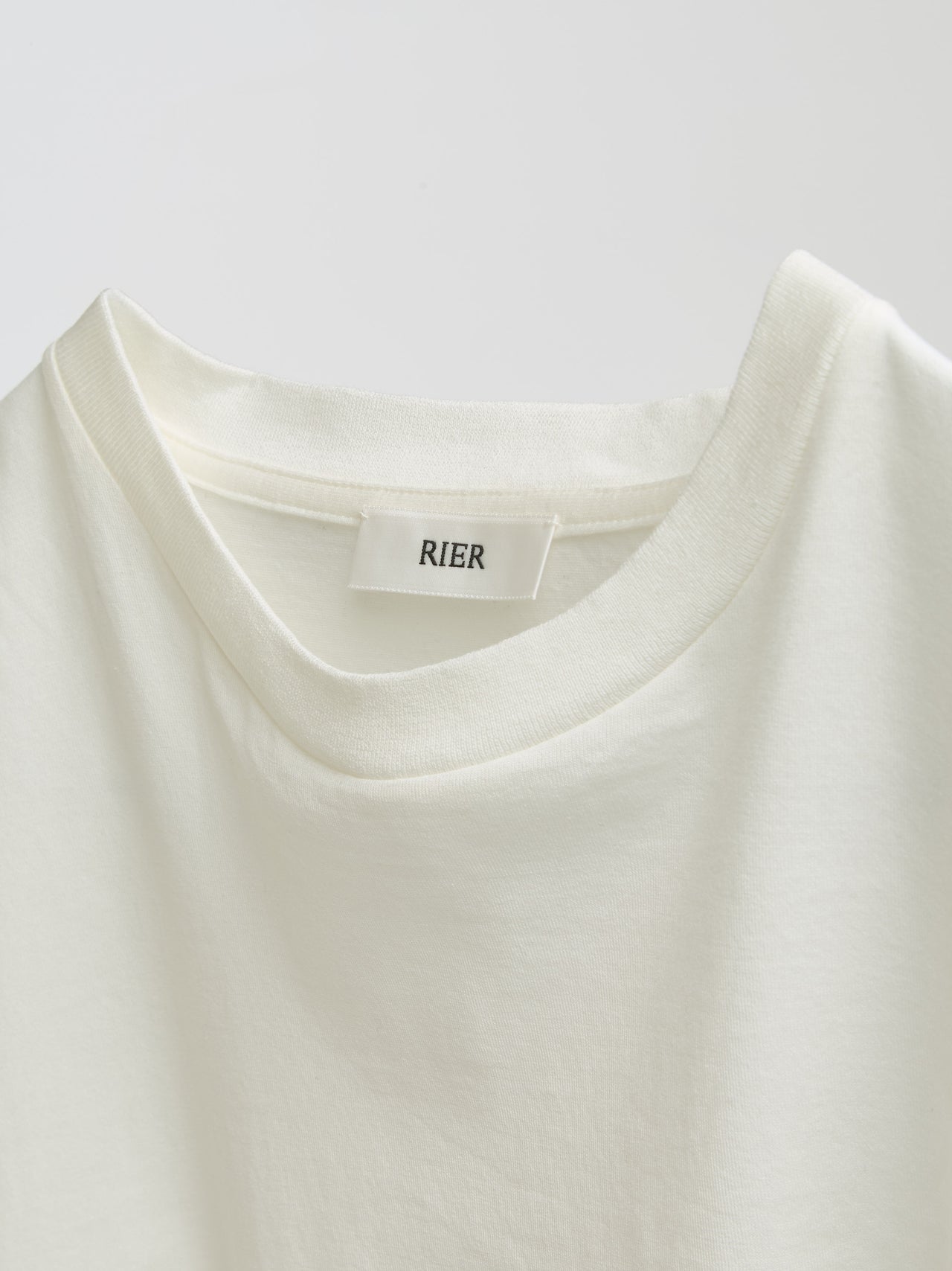 Round Neck Long Sleeved T-Shirt in White