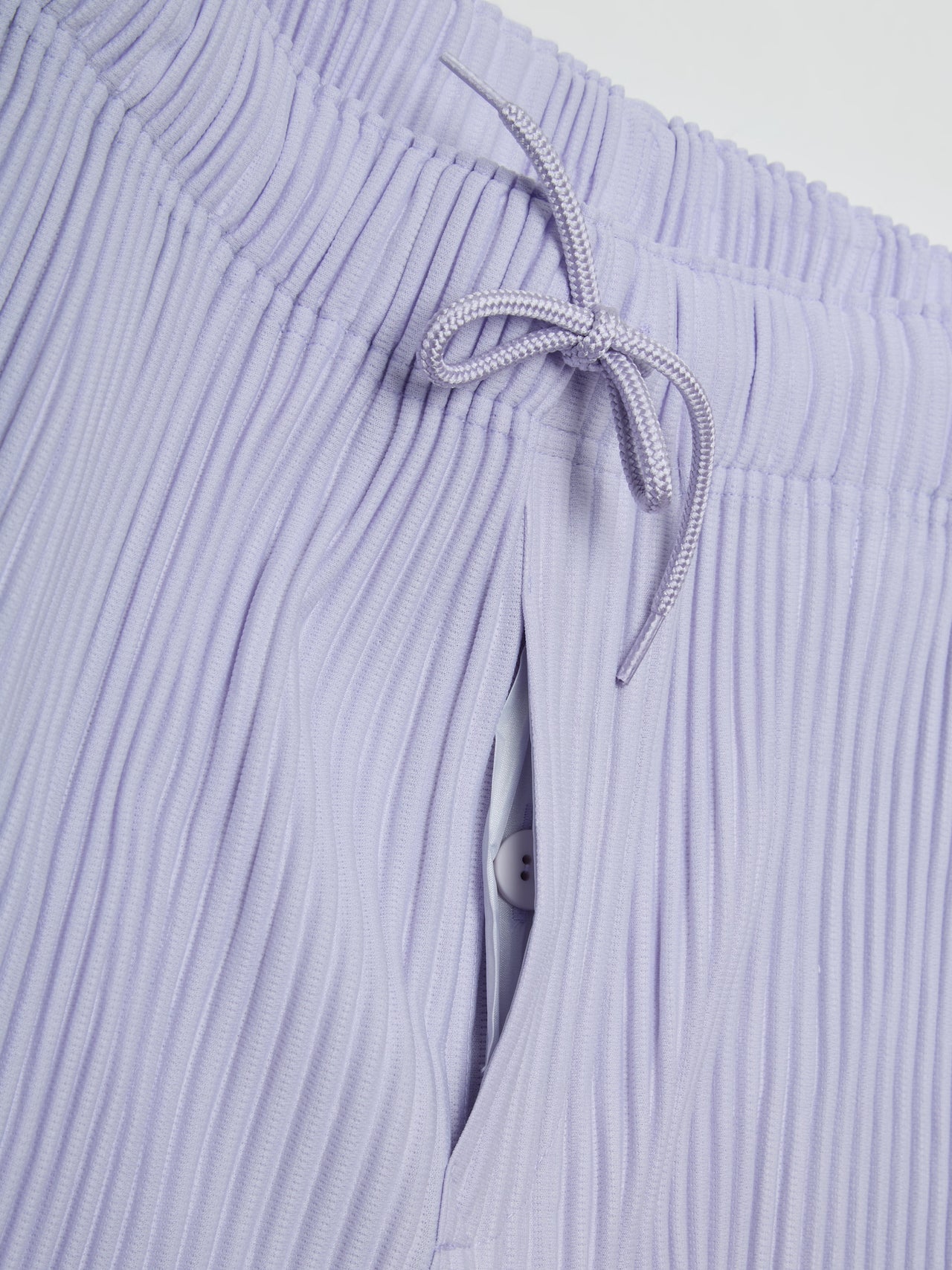 Pleated Shorts in Soft Lavender