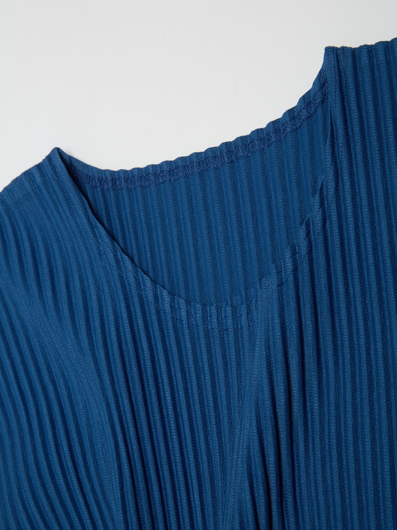 Pleated T-Shirt in Iron Blue