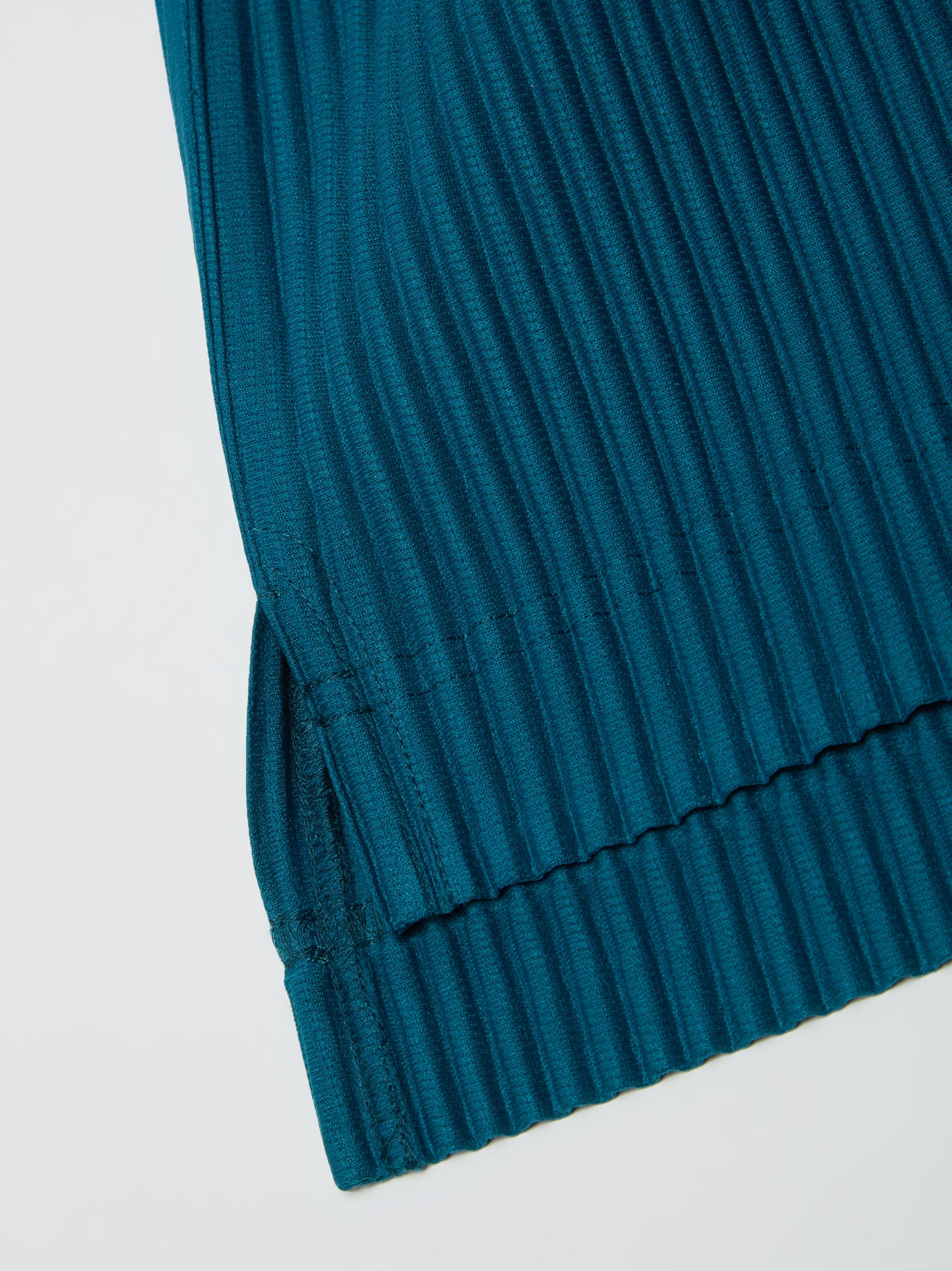 Short-Sleeved Pleated Polo Shirt in Teal Green