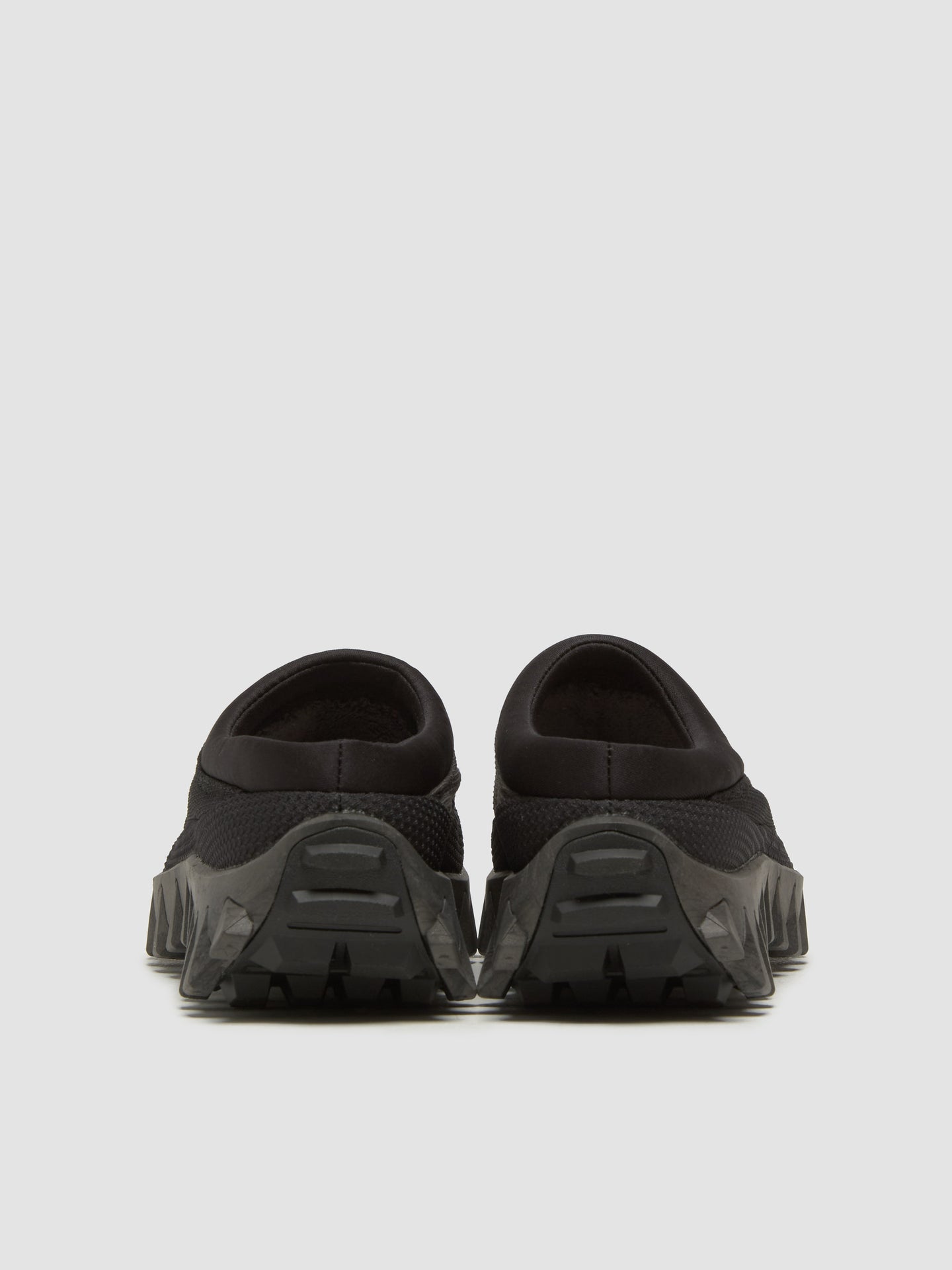 SNOWCLOG Sneaker in Black