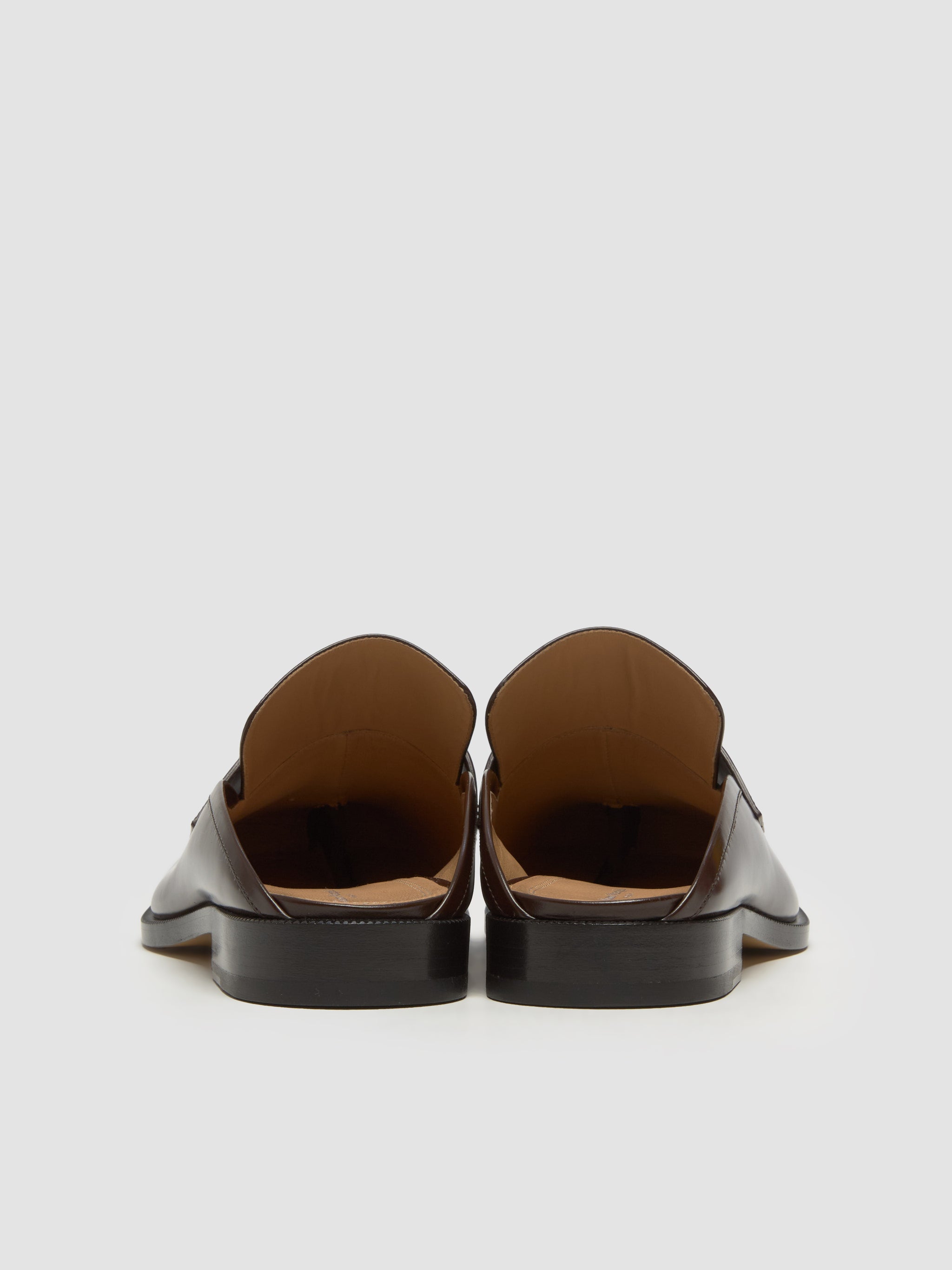 Tabi Mules in Chic Brown