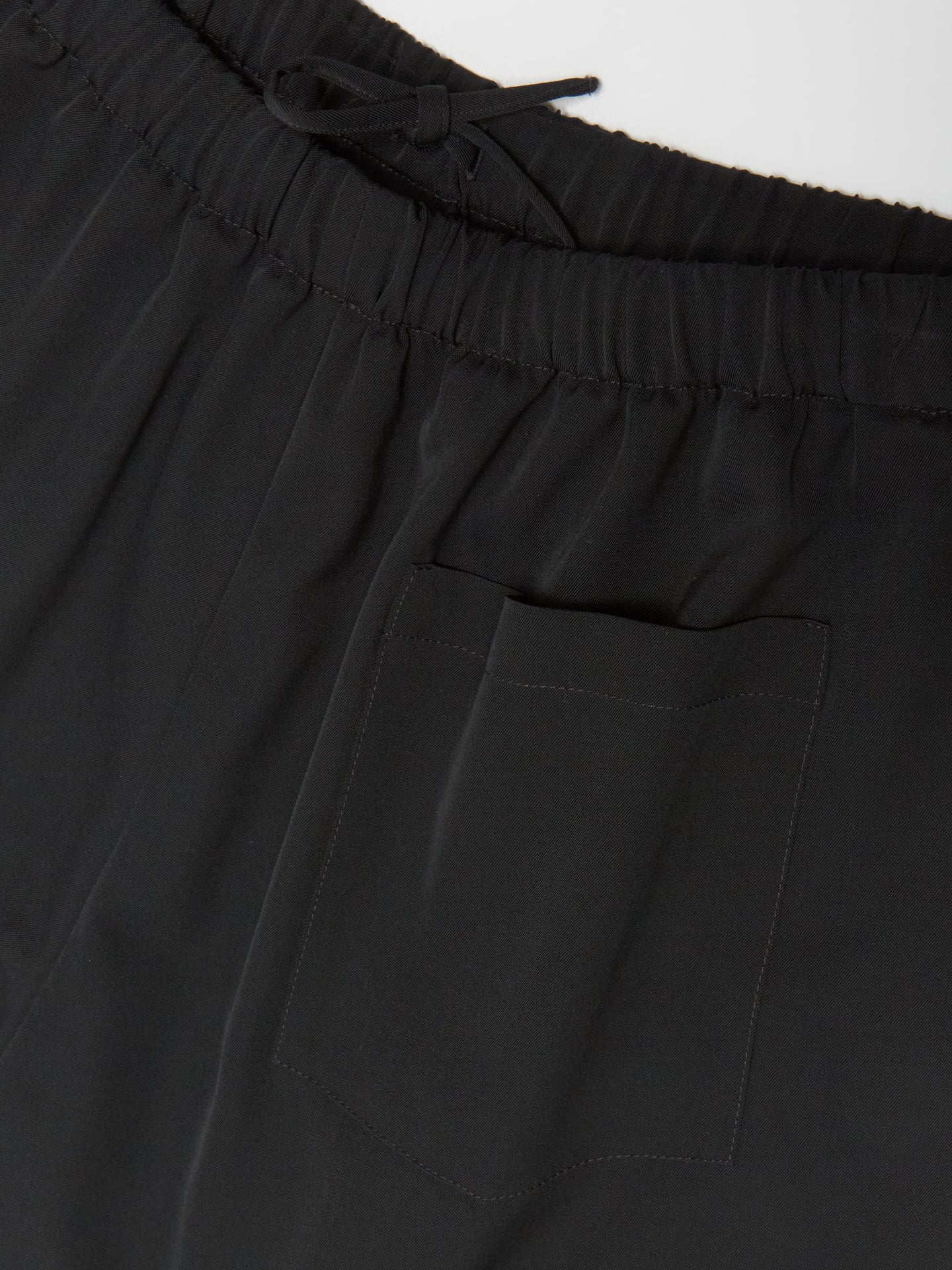 Bemidi Shorts in Black