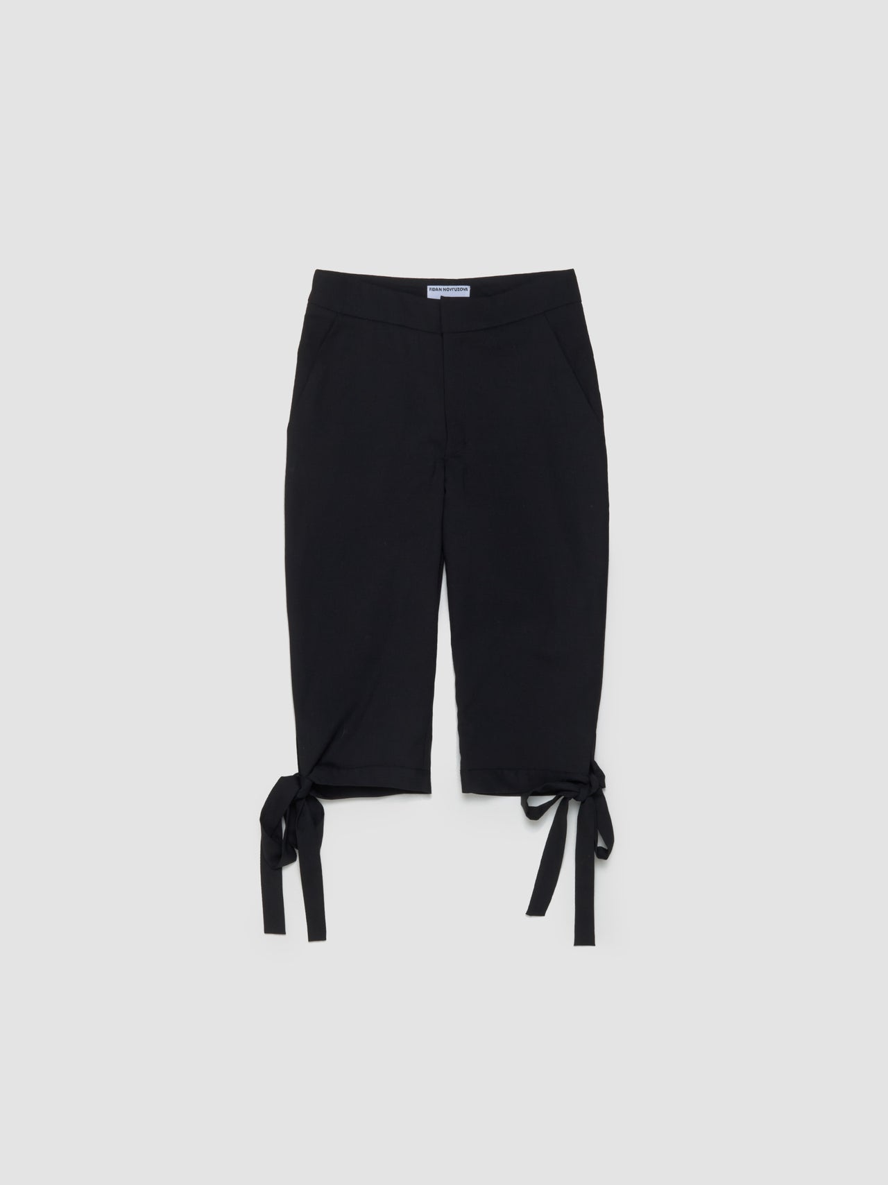 Benedict Bow Capri Pants in Black